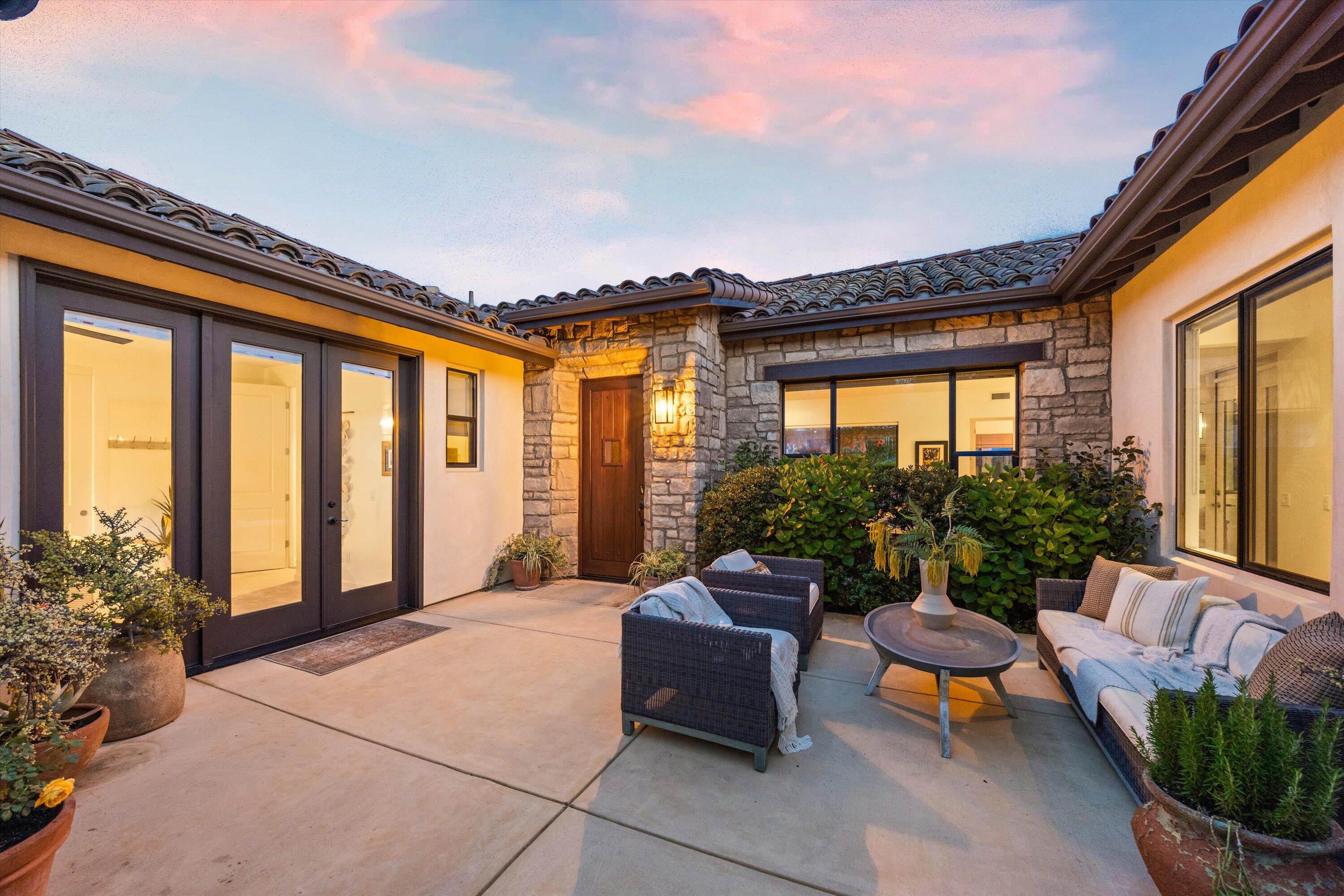 Santa Barbara, California 93110, United States, 4 Bedrooms Bedrooms, ,3 BathroomsBathrooms,Residential,Pending,129884