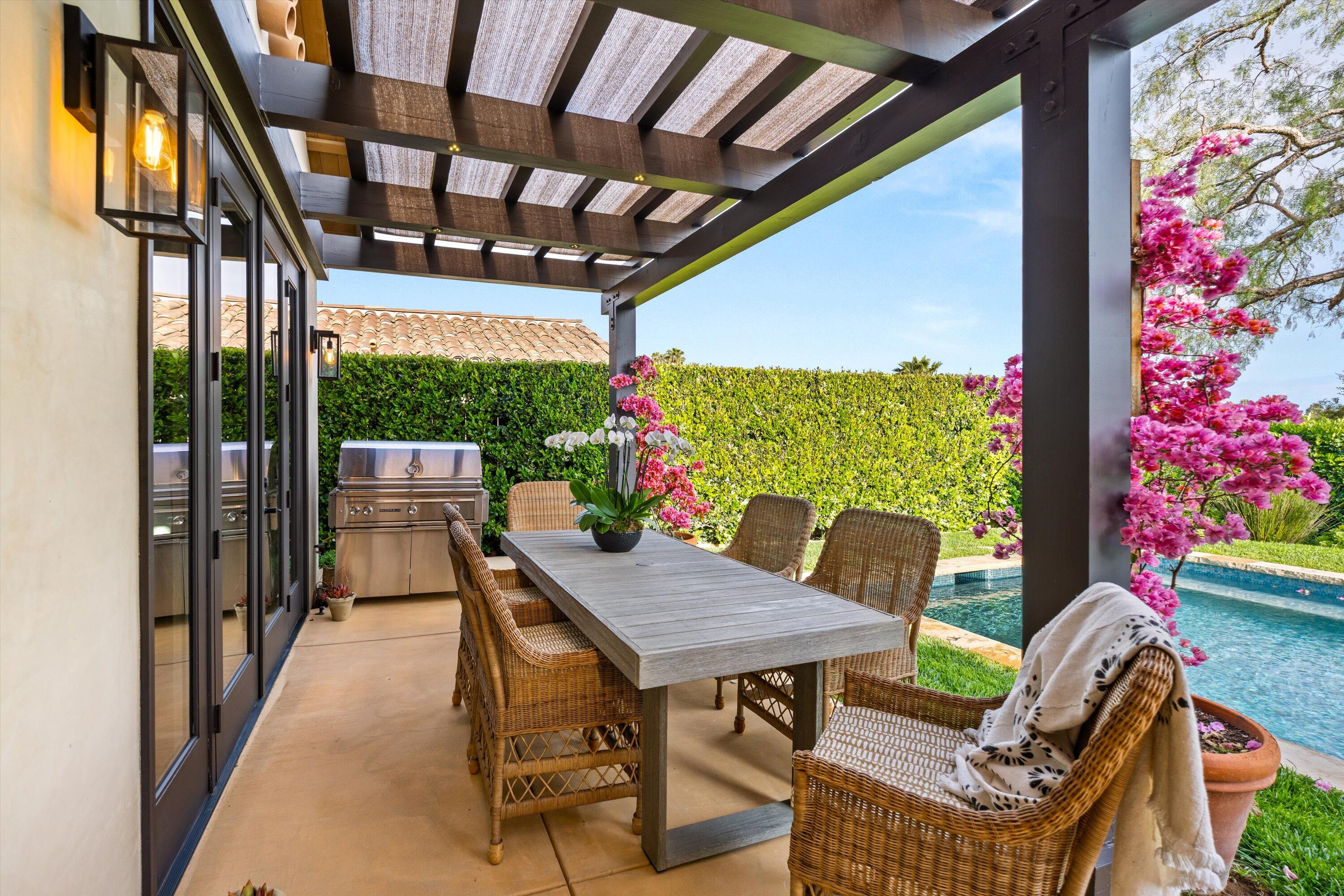 Santa Barbara, California 93110, United States, 4 Bedrooms Bedrooms, ,3 BathroomsBathrooms,Residential,Pending,129884