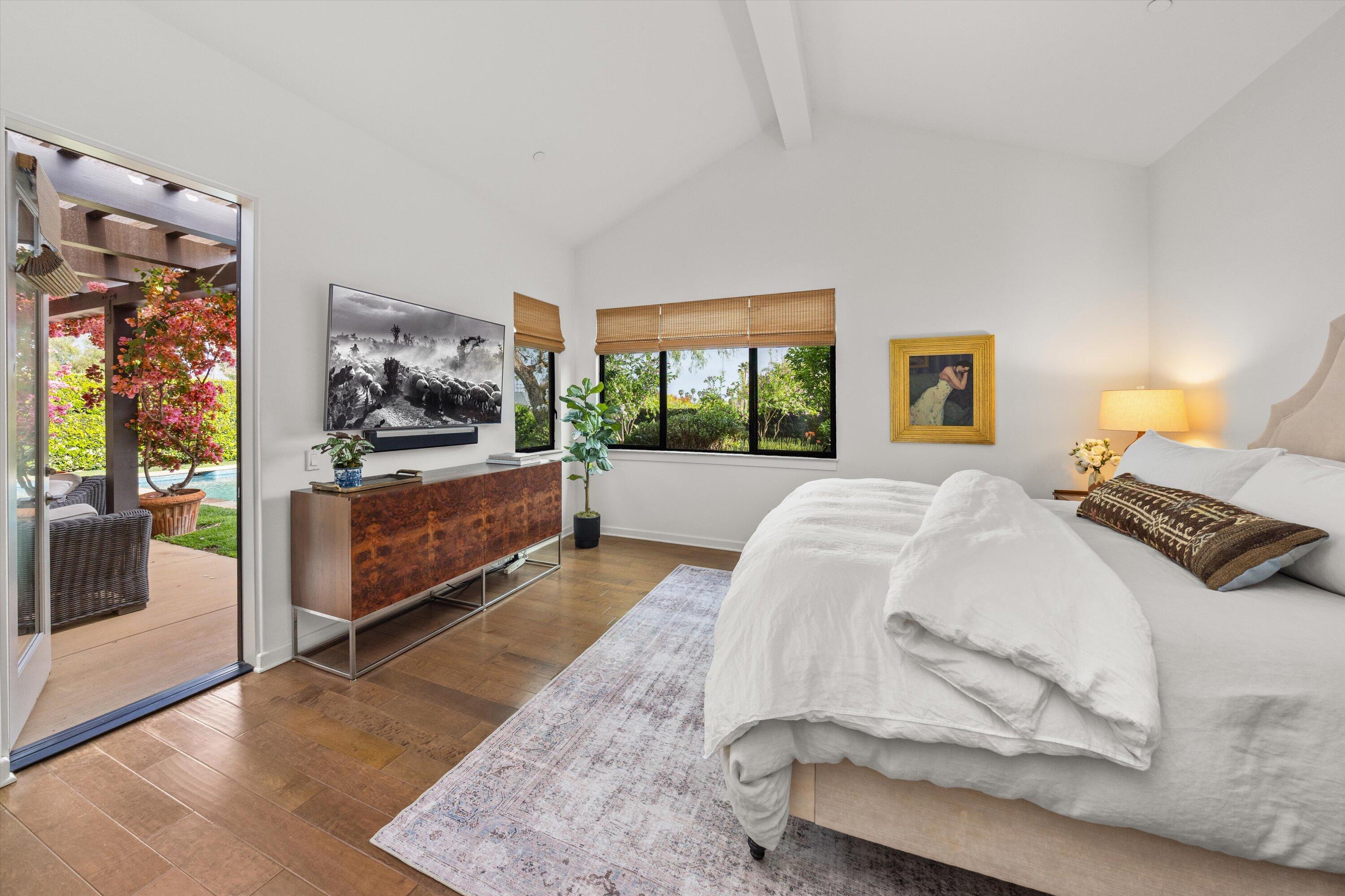 Santa Barbara, California 93110, United States, 4 Bedrooms Bedrooms, ,3 BathroomsBathrooms,Residential,Pending,129884