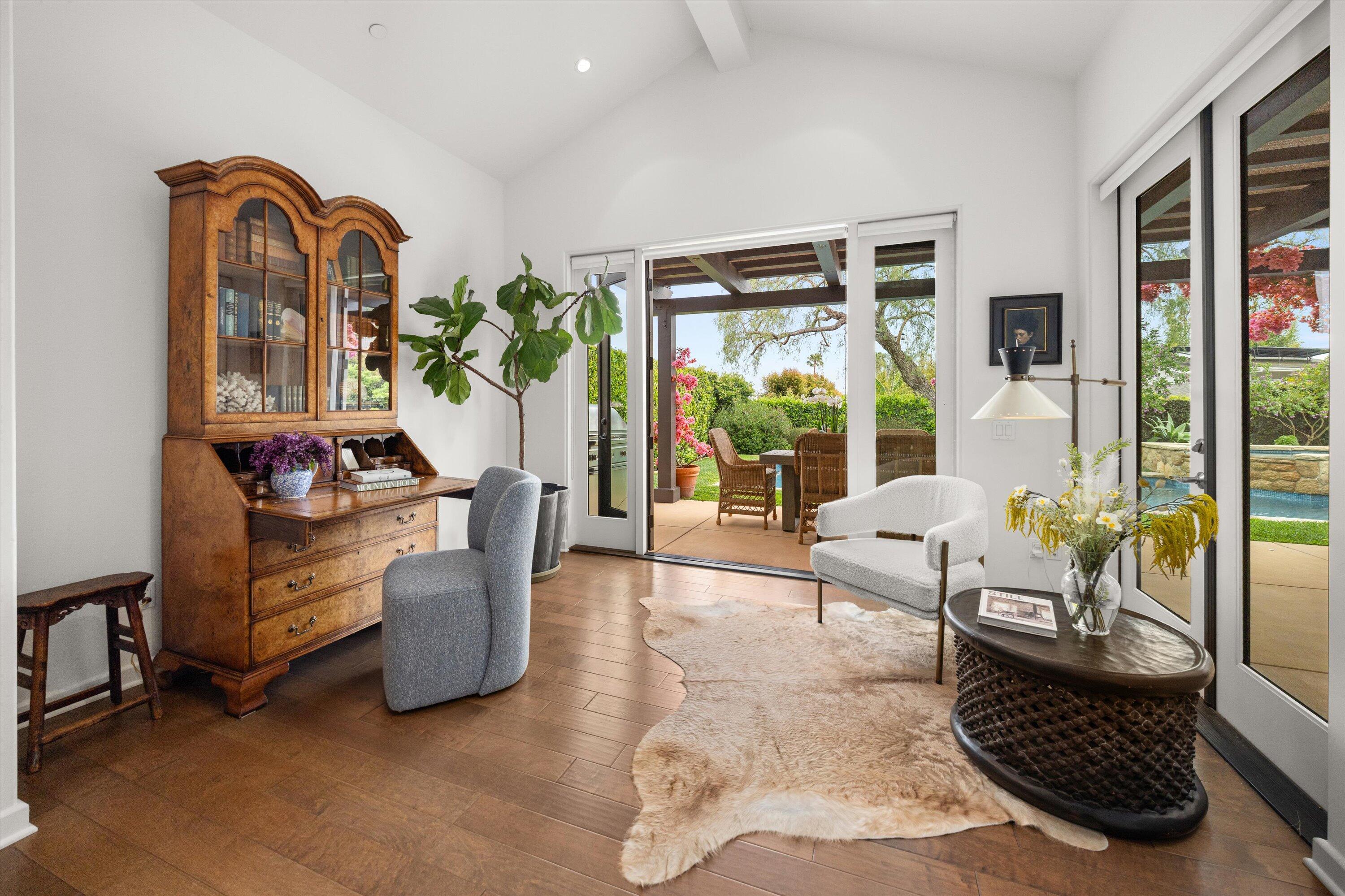 Santa Barbara, California 93110, United States, 4 Bedrooms Bedrooms, ,3 BathroomsBathrooms,Residential,Pending,129884