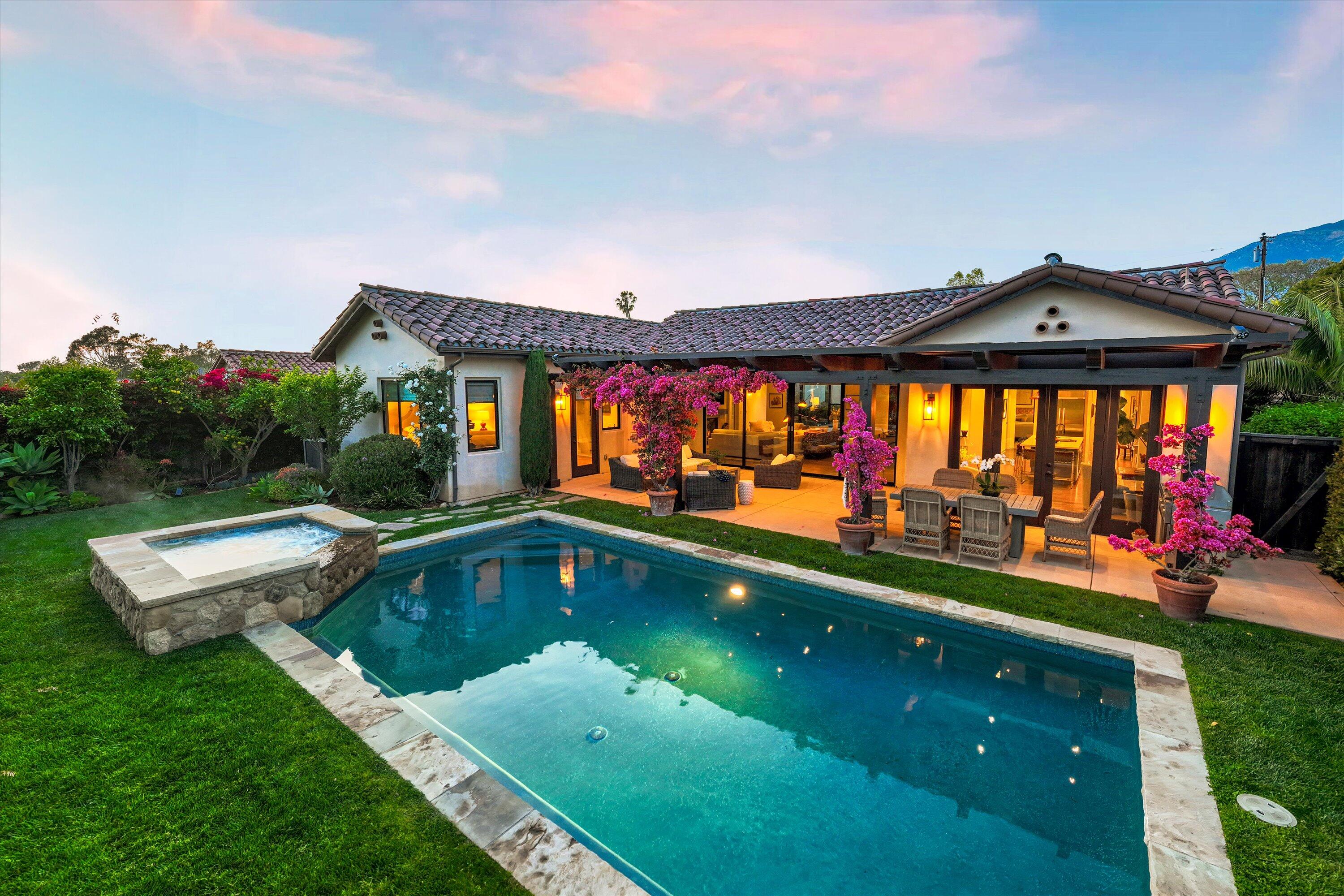 Santa Barbara, California 93110, United States, 4 Bedrooms Bedrooms, ,3 BathroomsBathrooms,Residential,Pending,129884