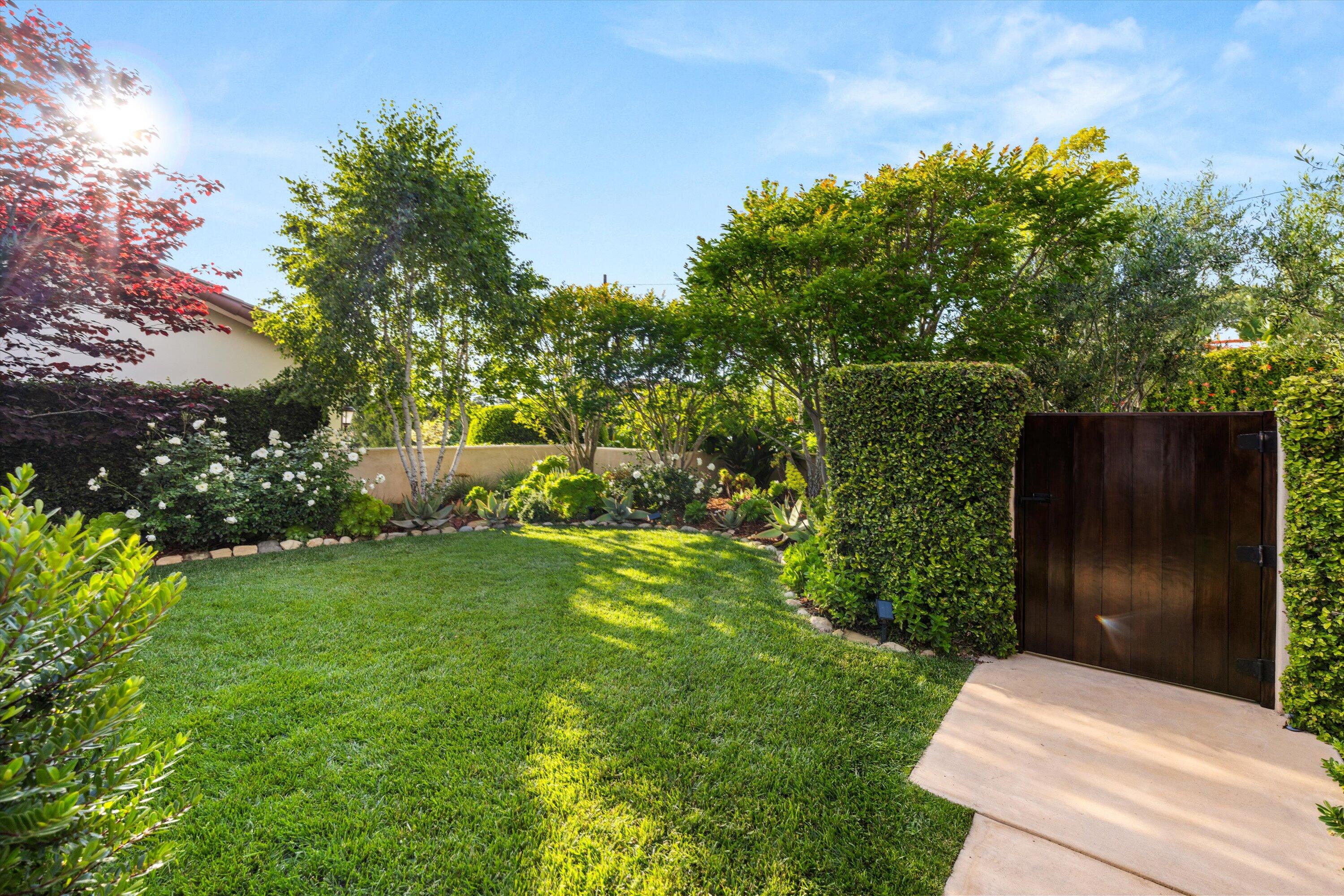 Santa Barbara, California 93110, United States, 4 Bedrooms Bedrooms, ,3 BathroomsBathrooms,Residential,Pending,129884