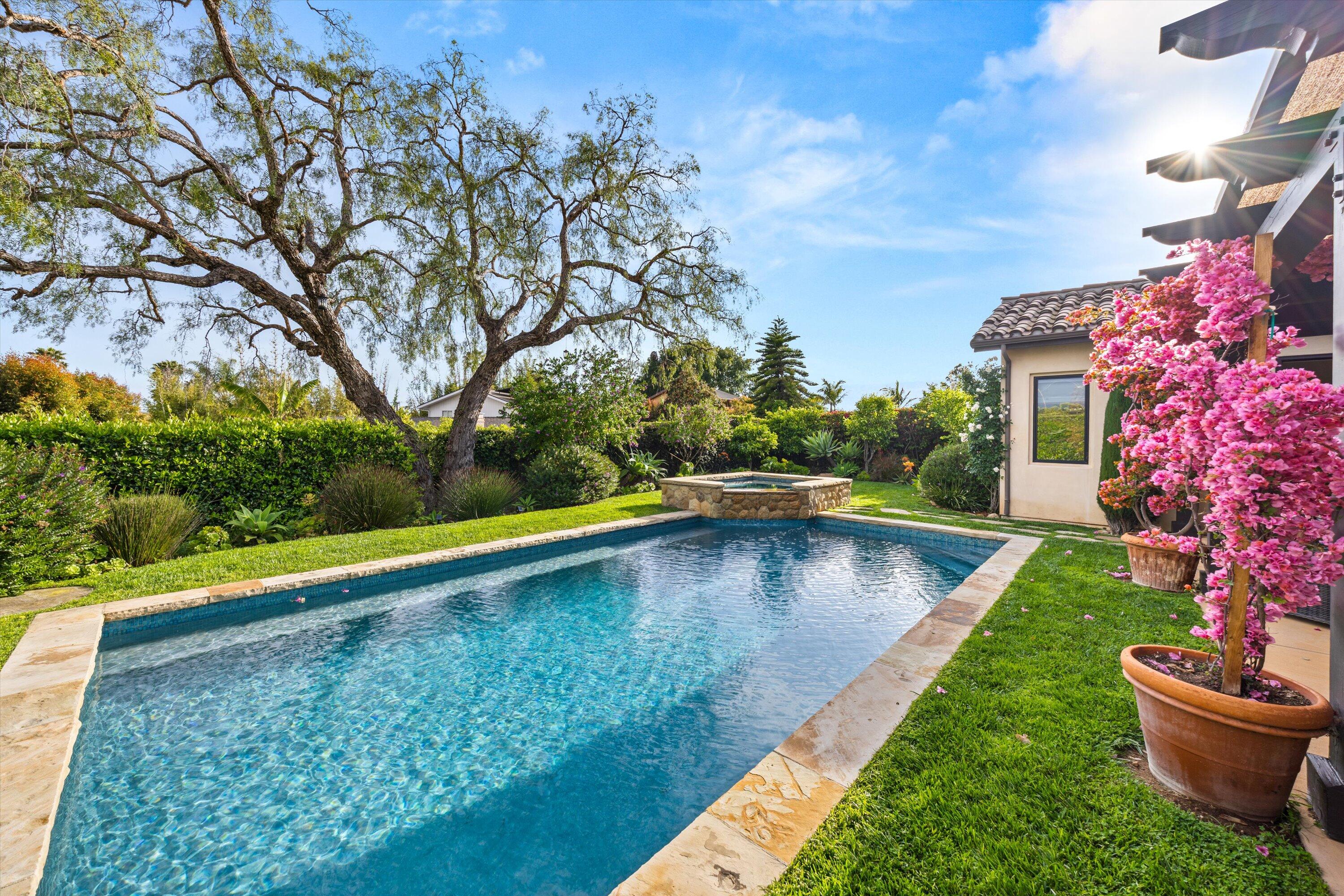 Santa Barbara, California 93110, United States, 4 Bedrooms Bedrooms, ,3 BathroomsBathrooms,Residential,Pending,129884