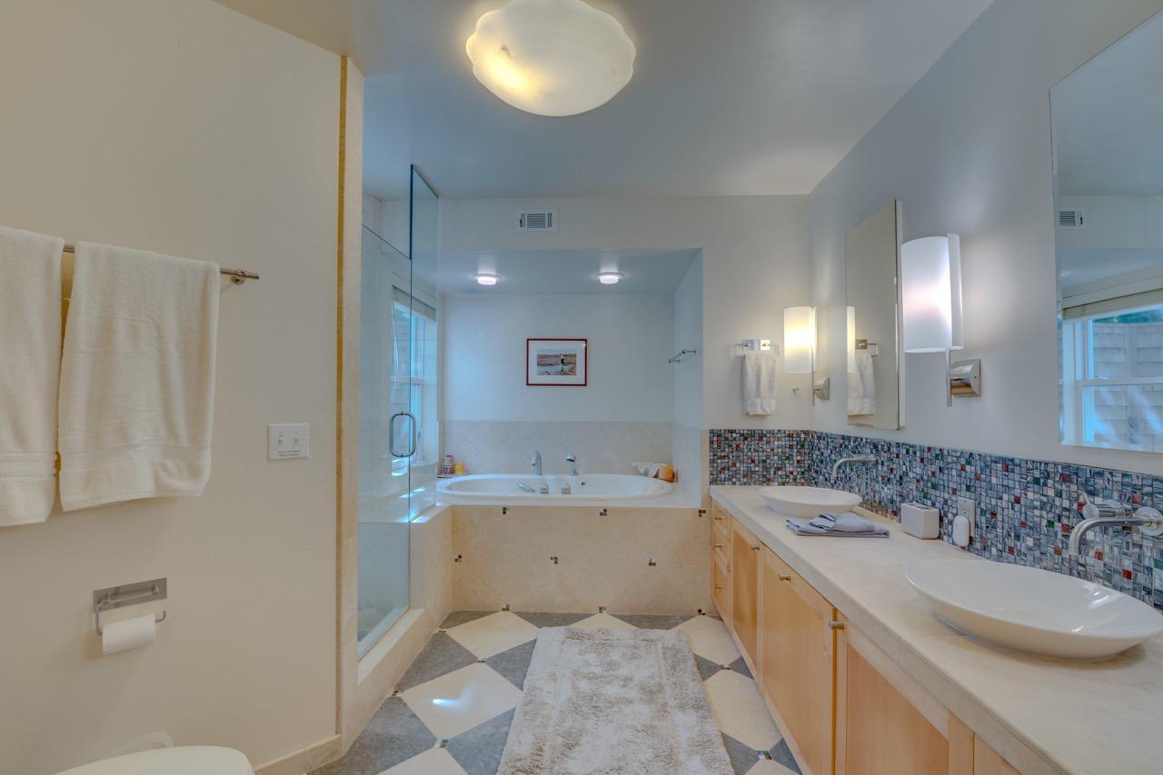 Cambria, California 93428, United States, 3 Bedrooms Bedrooms, ,3 BathroomsBathrooms,Residential,Pending,44768