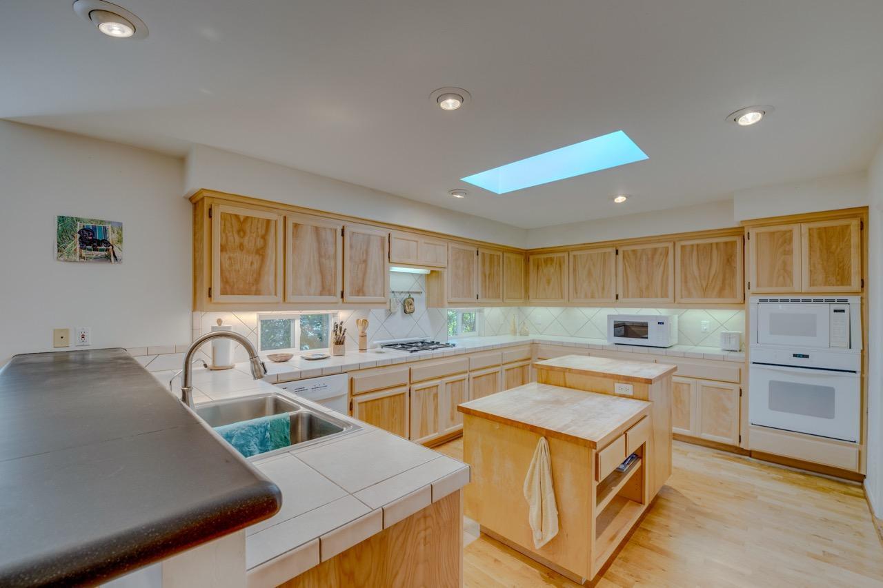 Cambria, California 93428, United States, 3 Bedrooms Bedrooms, ,3 BathroomsBathrooms,Residential,Pending,44768