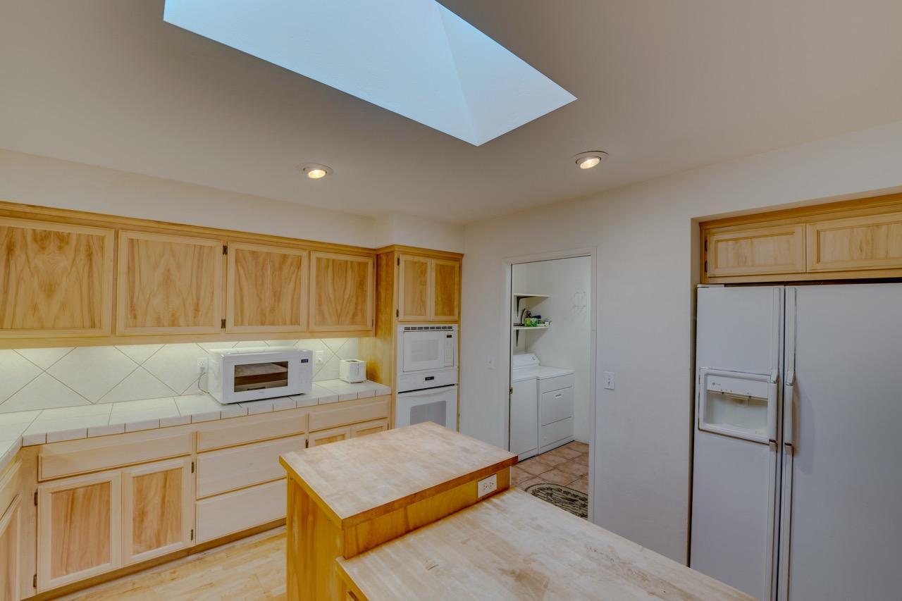 Cambria, California 93428, United States, 3 Bedrooms Bedrooms, ,3 BathroomsBathrooms,Residential,Pending,44768