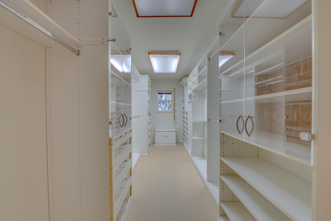 Cambria, California 93428, United States, 3 Bedrooms Bedrooms, ,3 BathroomsBathrooms,Residential,Pending,44768