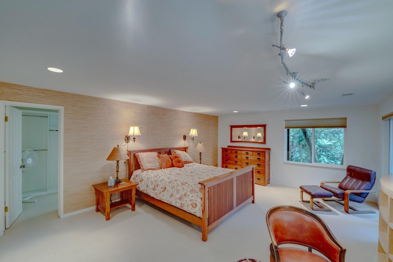 Cambria, California 93428, United States, 3 Bedrooms Bedrooms, ,3 BathroomsBathrooms,Residential,Pending,44768