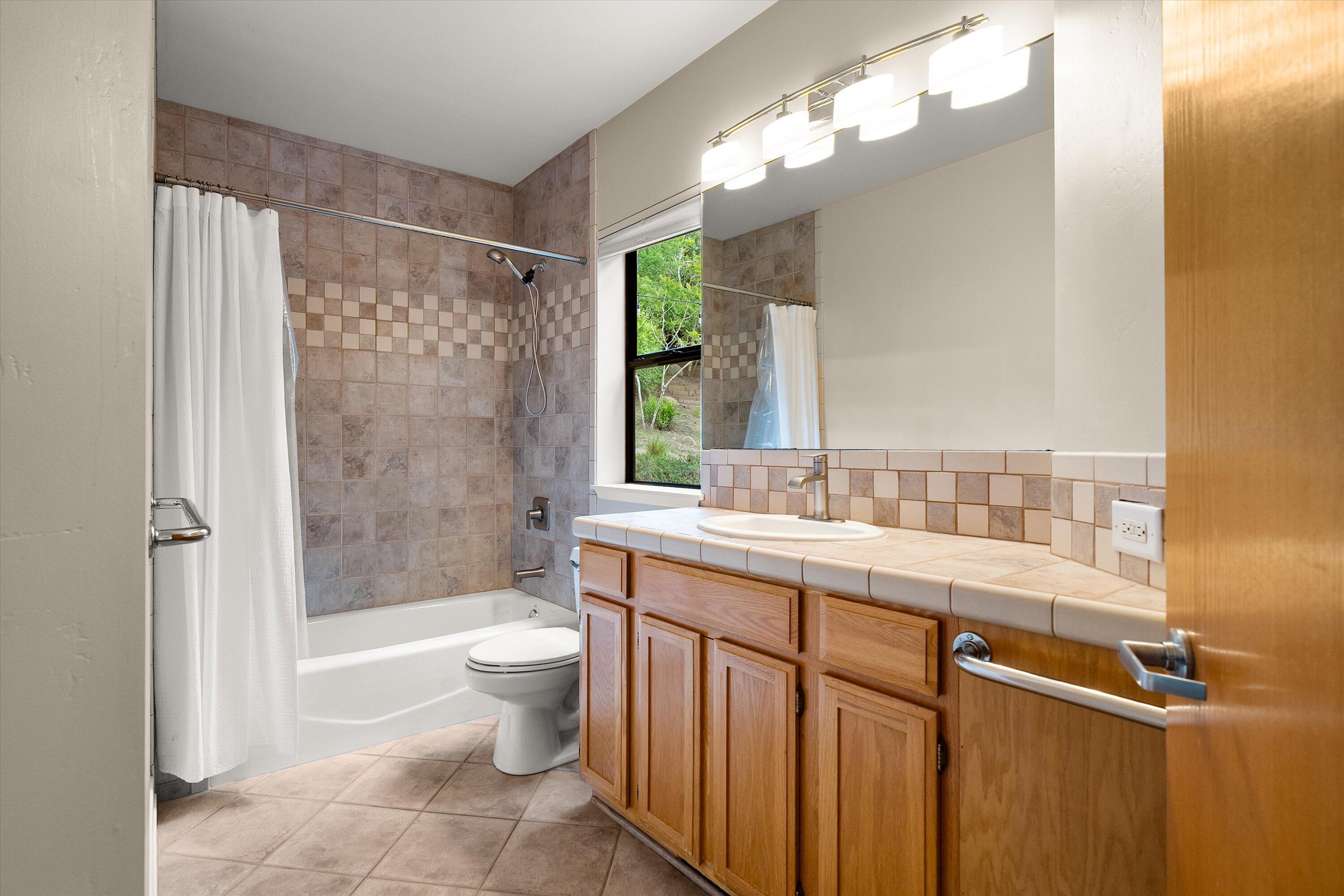 Santa Barbara, California 93109, United States, 3 Bedrooms Bedrooms, ,3 BathroomsBathrooms,Residential,Active,124023