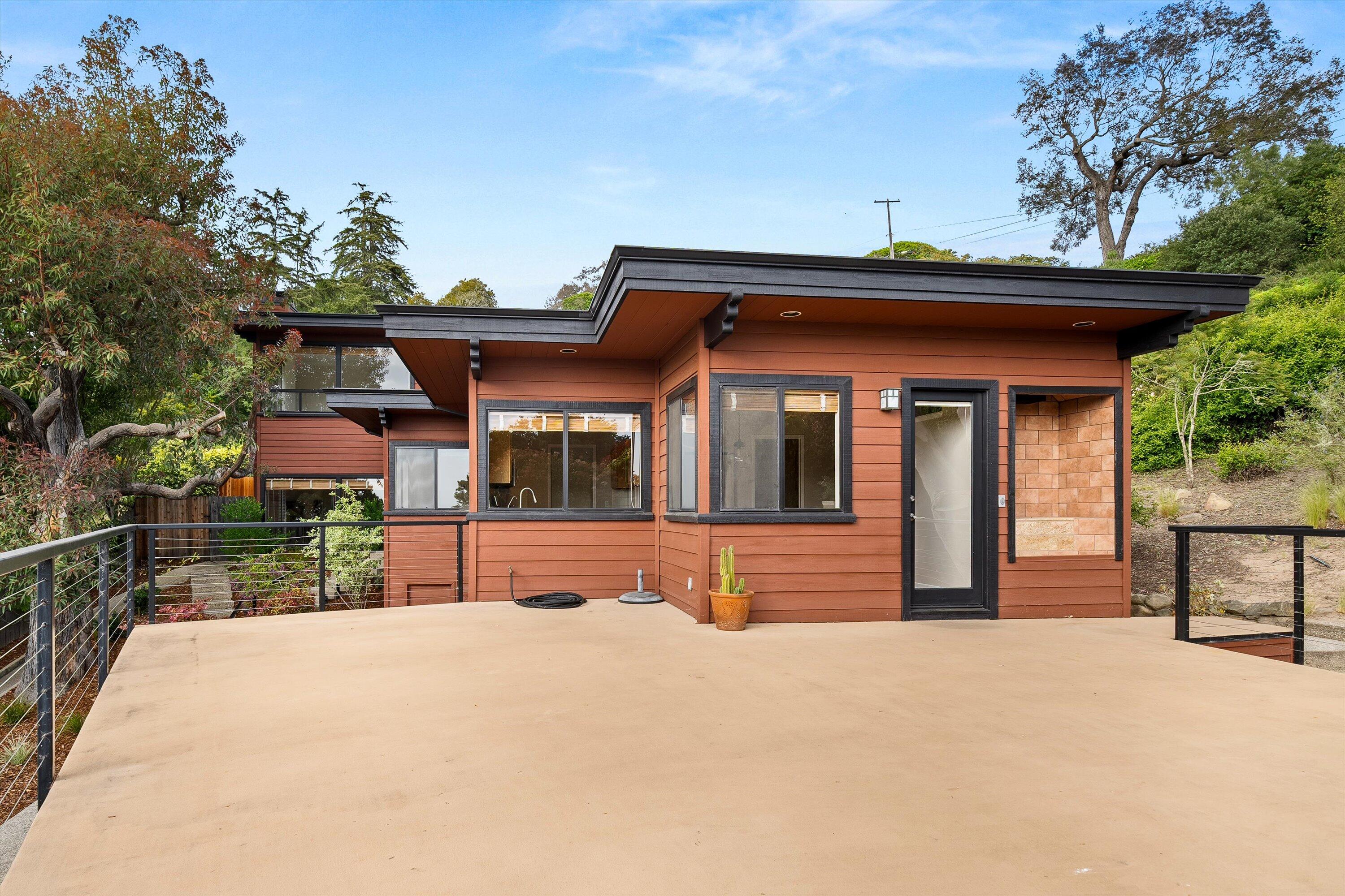 Santa Barbara, California 93109, United States, 3 Bedrooms Bedrooms, ,3 BathroomsBathrooms,Residential,Active,124023