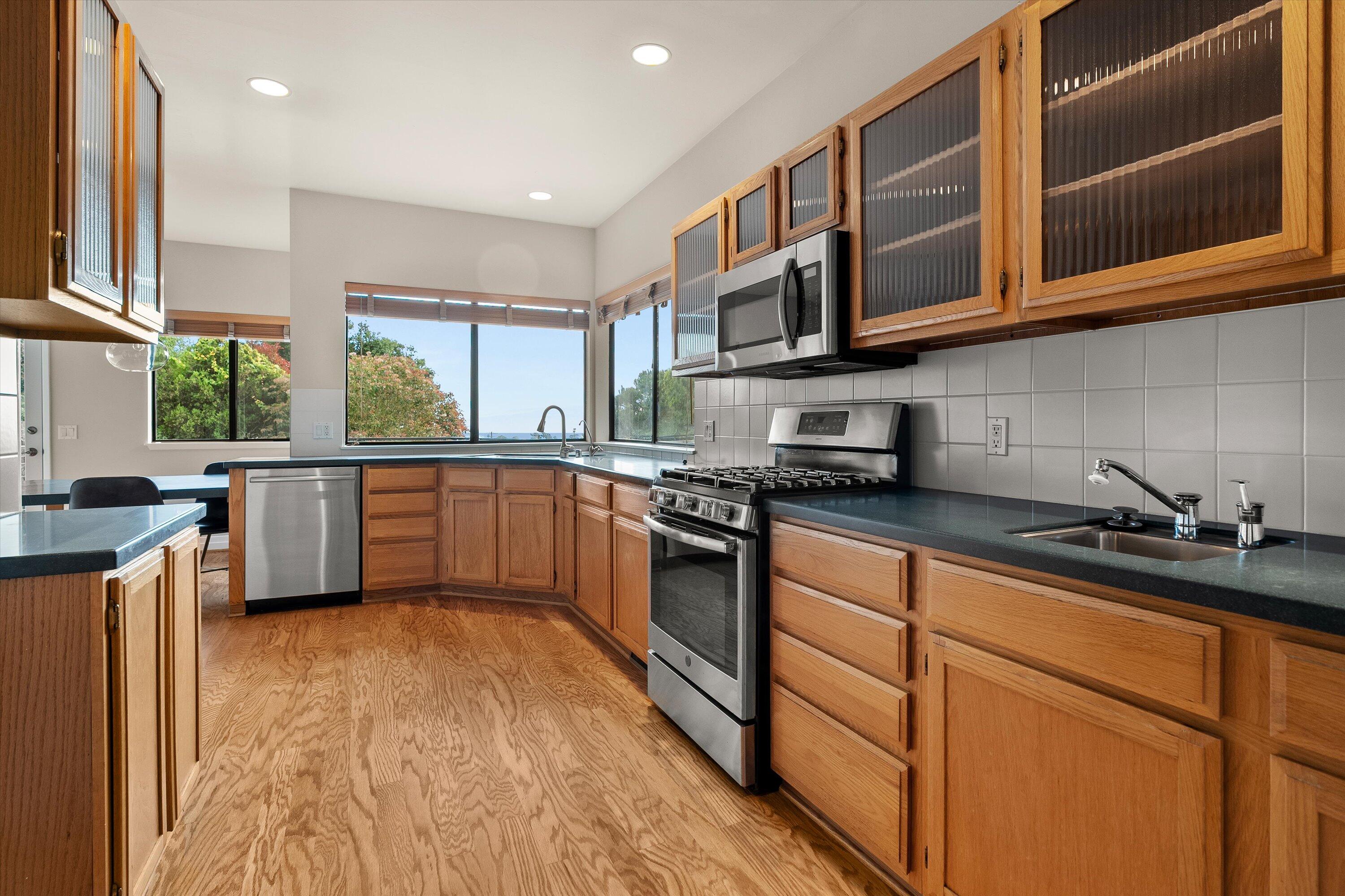 Santa Barbara, California 93109, United States, 3 Bedrooms Bedrooms, ,3 BathroomsBathrooms,Residential,Active,124023