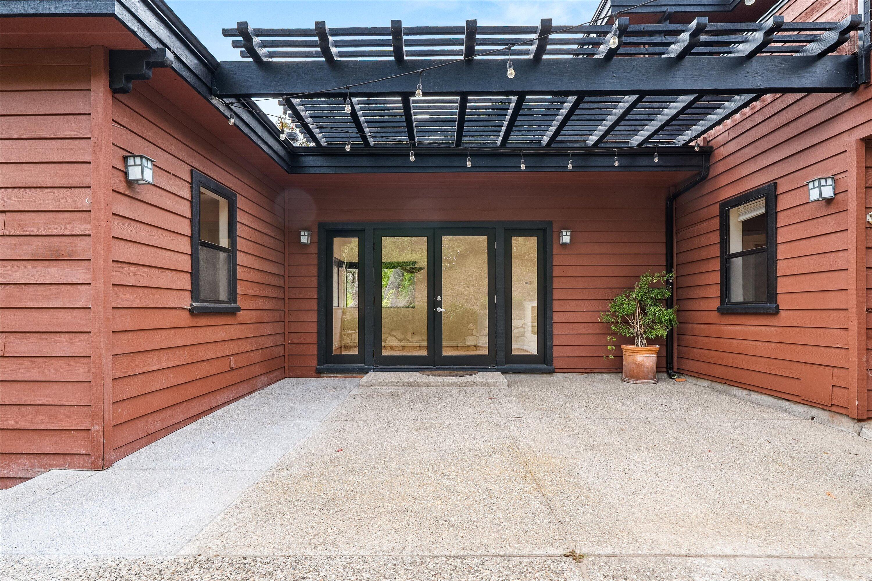 Santa Barbara, California 93109, United States, 3 Bedrooms Bedrooms, ,3 BathroomsBathrooms,Residential,Active,124023