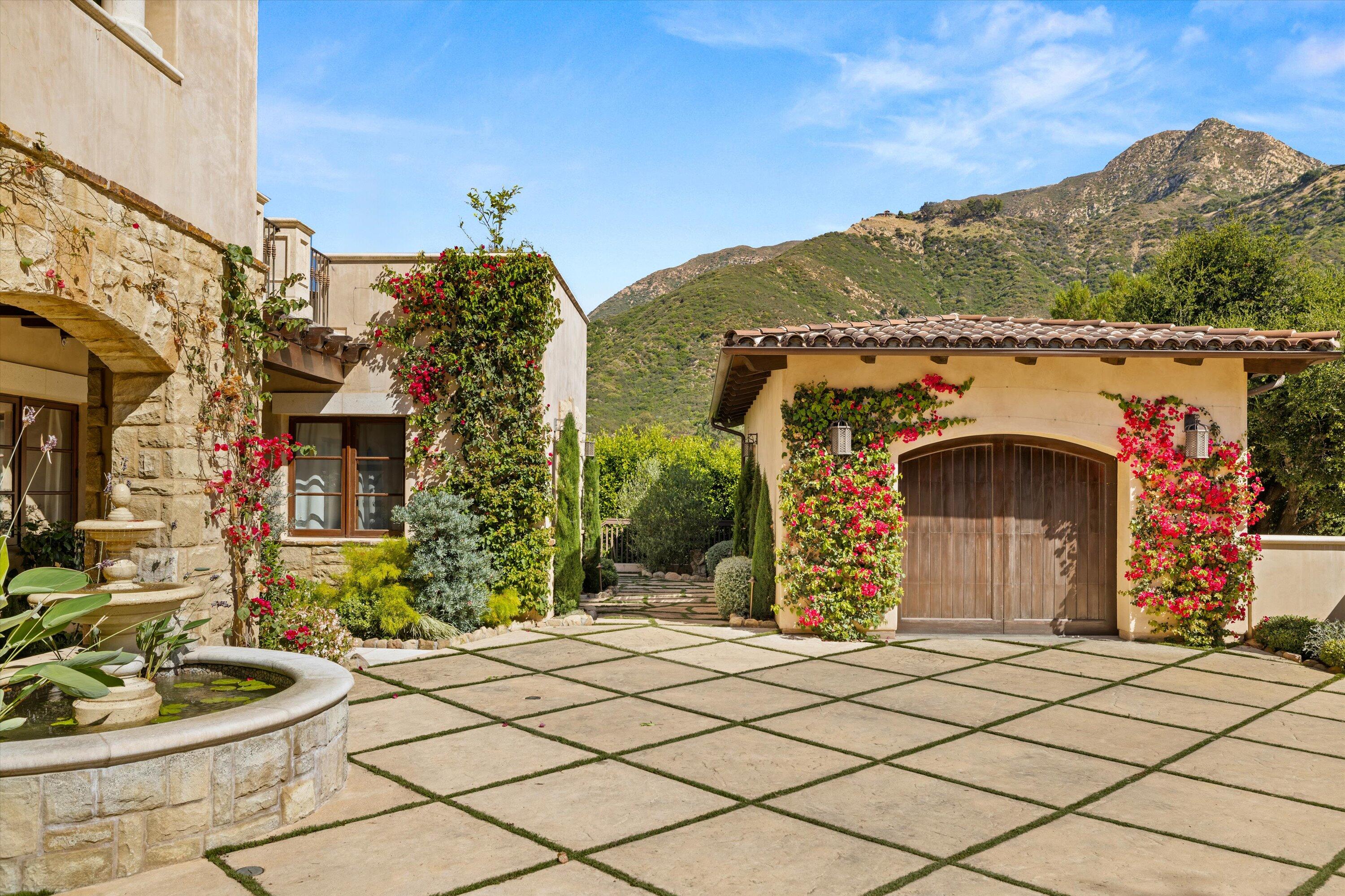 Montecito, California 93108, United States, 4 Bedrooms Bedrooms, ,6 BathroomsBathrooms,Residential,Active,141053