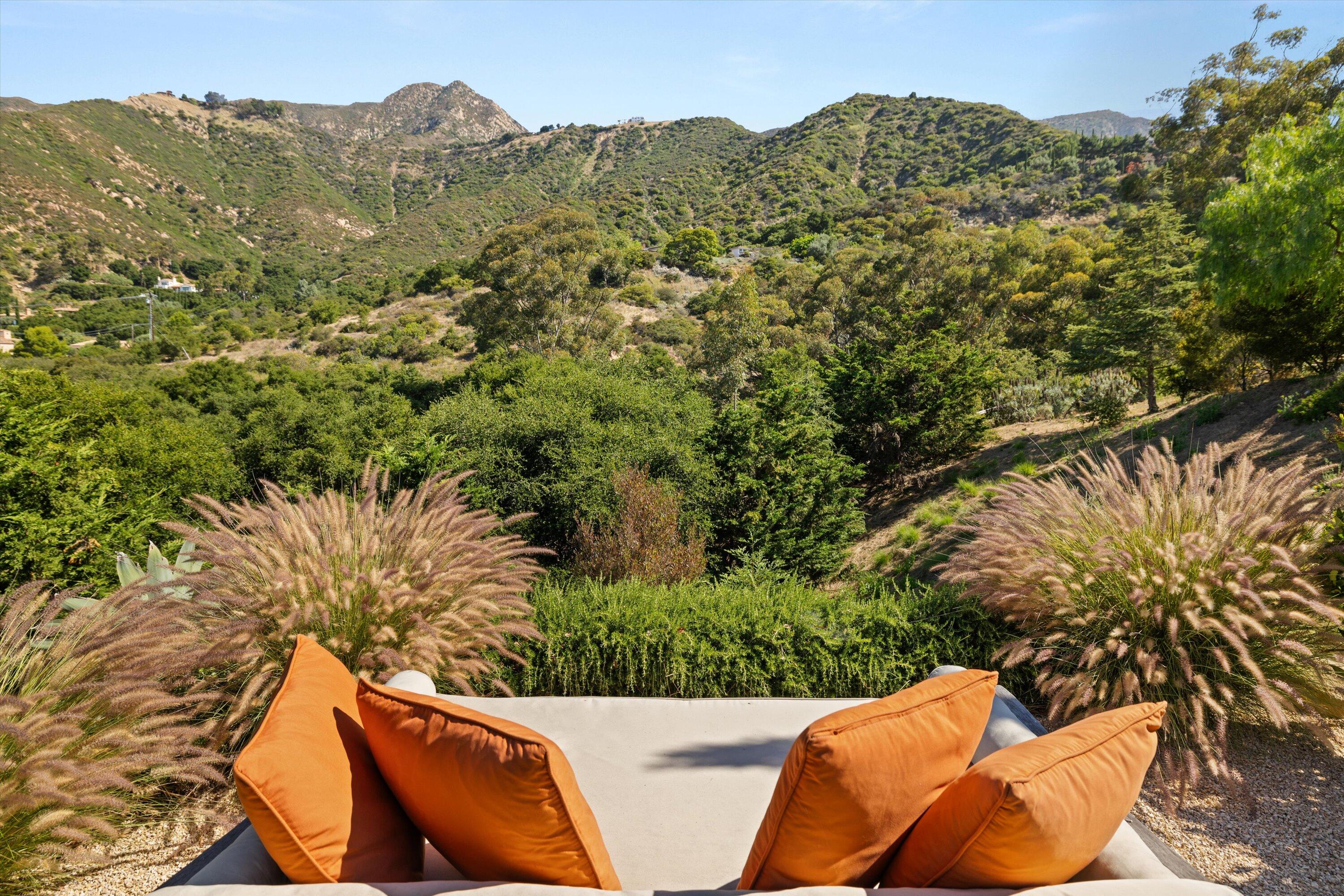 Montecito, California 93108, United States, 4 Bedrooms Bedrooms, ,6 BathroomsBathrooms,Residential,Active,141053