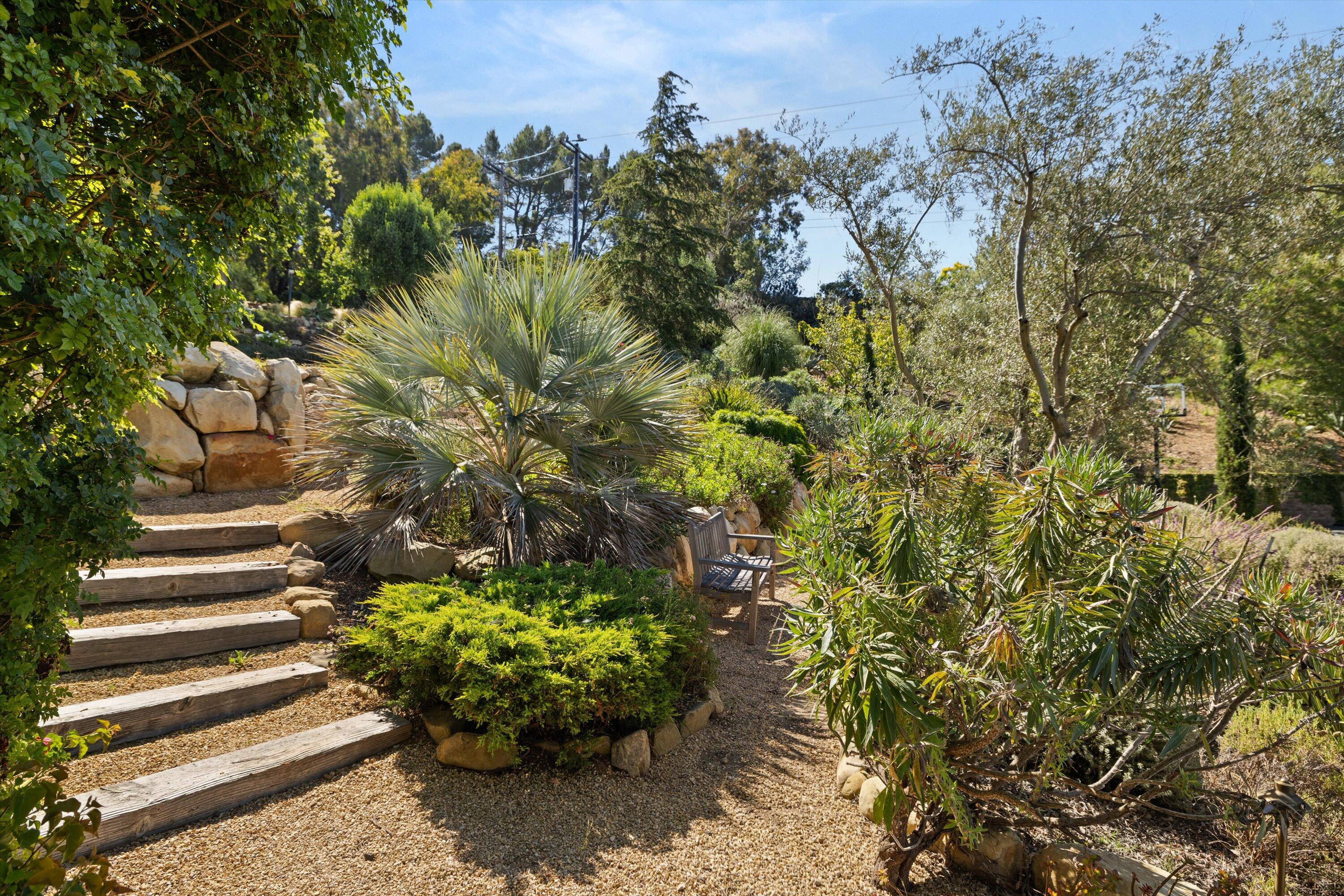 Montecito, California 93108, United States, 4 Bedrooms Bedrooms, ,6 BathroomsBathrooms,Residential,Active,141053