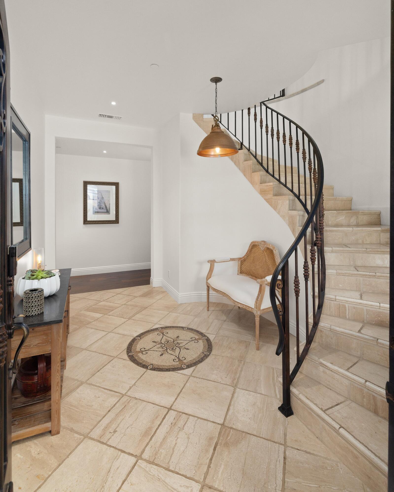 Montecito, California 93108, United States, 4 Bedrooms Bedrooms, ,6 BathroomsBathrooms,Residential,Active,141053