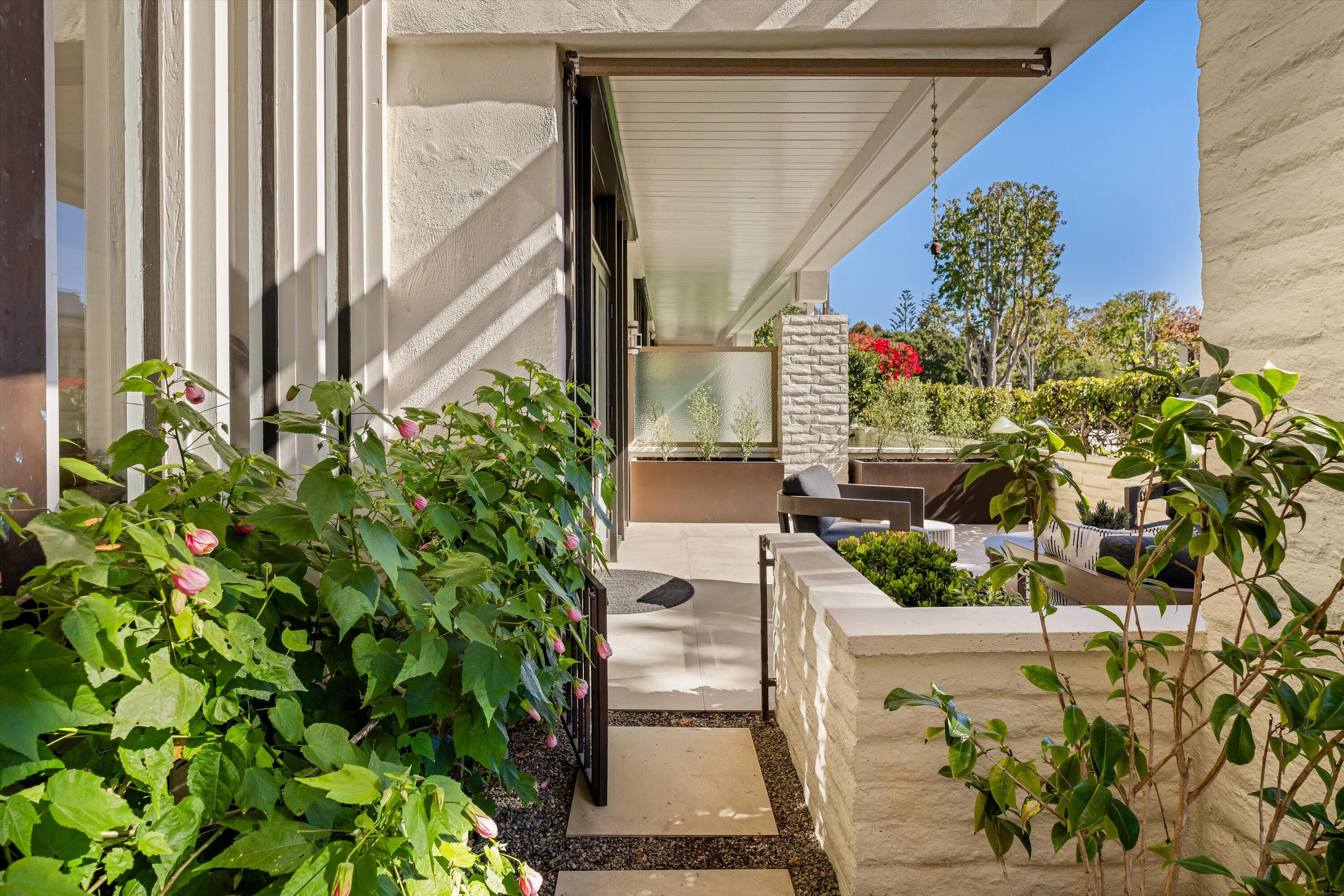 Santa Barbara, California 93108, United States, 1 Bedroom Bedrooms, ,1 BathroomBathrooms,Residential,Active,238087