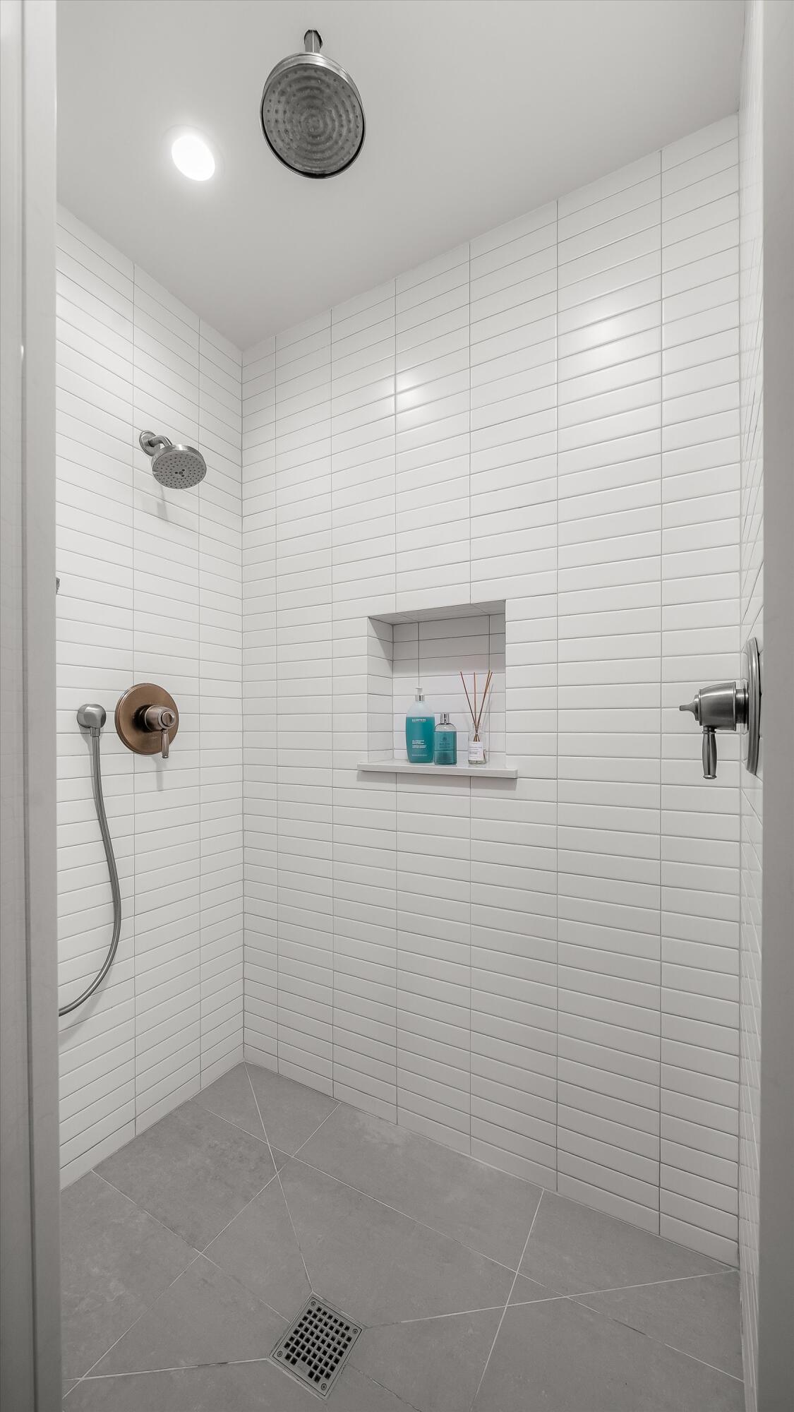 Santa Barbara, California 93108, United States, 1 Bedroom Bedrooms, ,1 BathroomBathrooms,Residential,Active,238087