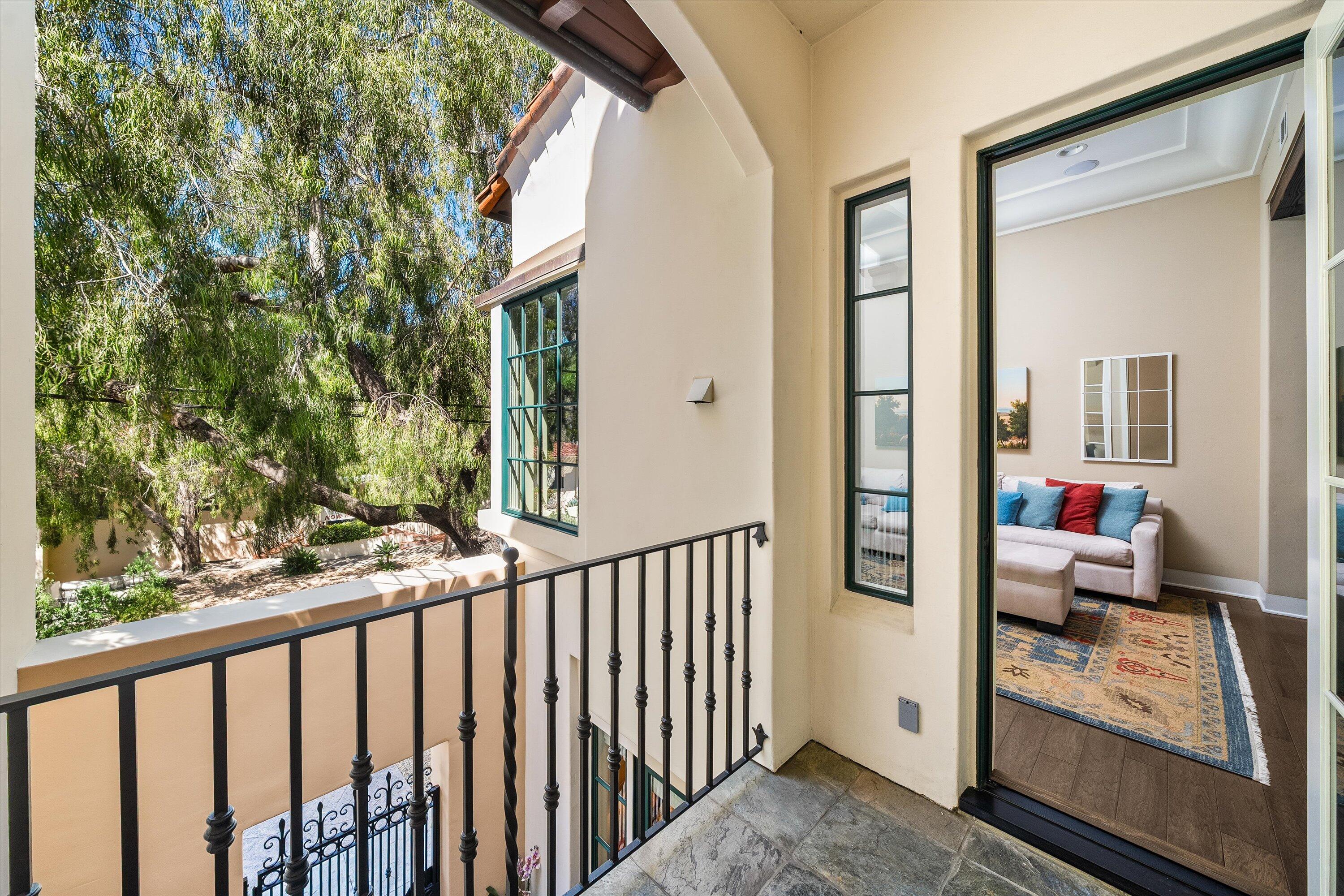 Santa Barbara, California 93101, United States, 3 Bedrooms Bedrooms, ,3 BathroomsBathrooms,Residential,Active,219261