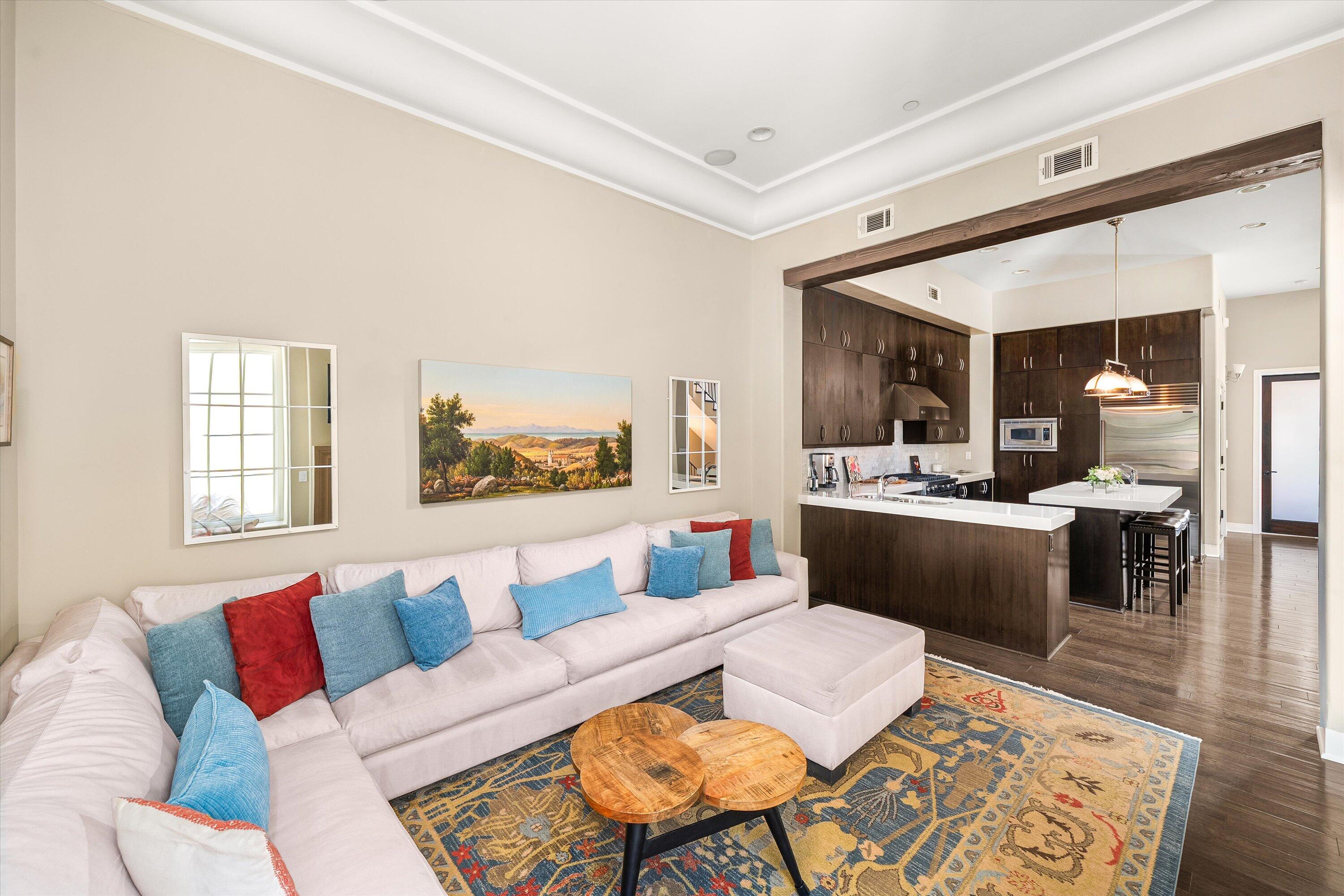 Santa Barbara, California 93101, United States, 3 Bedrooms Bedrooms, ,3 BathroomsBathrooms,Residential,Active,219261