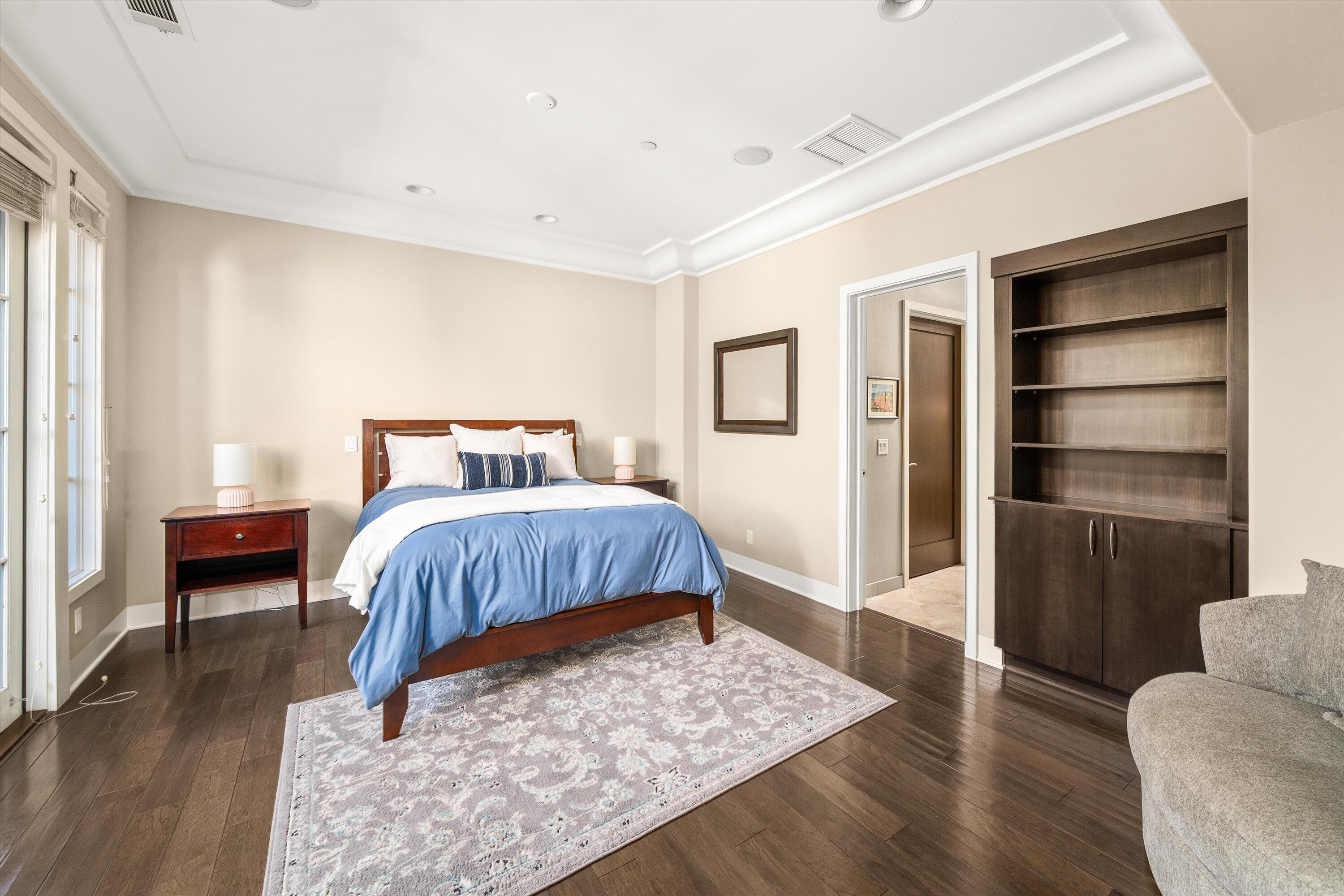 Santa Barbara, California 93101, United States, 3 Bedrooms Bedrooms, ,3 BathroomsBathrooms,Residential,Active,219261