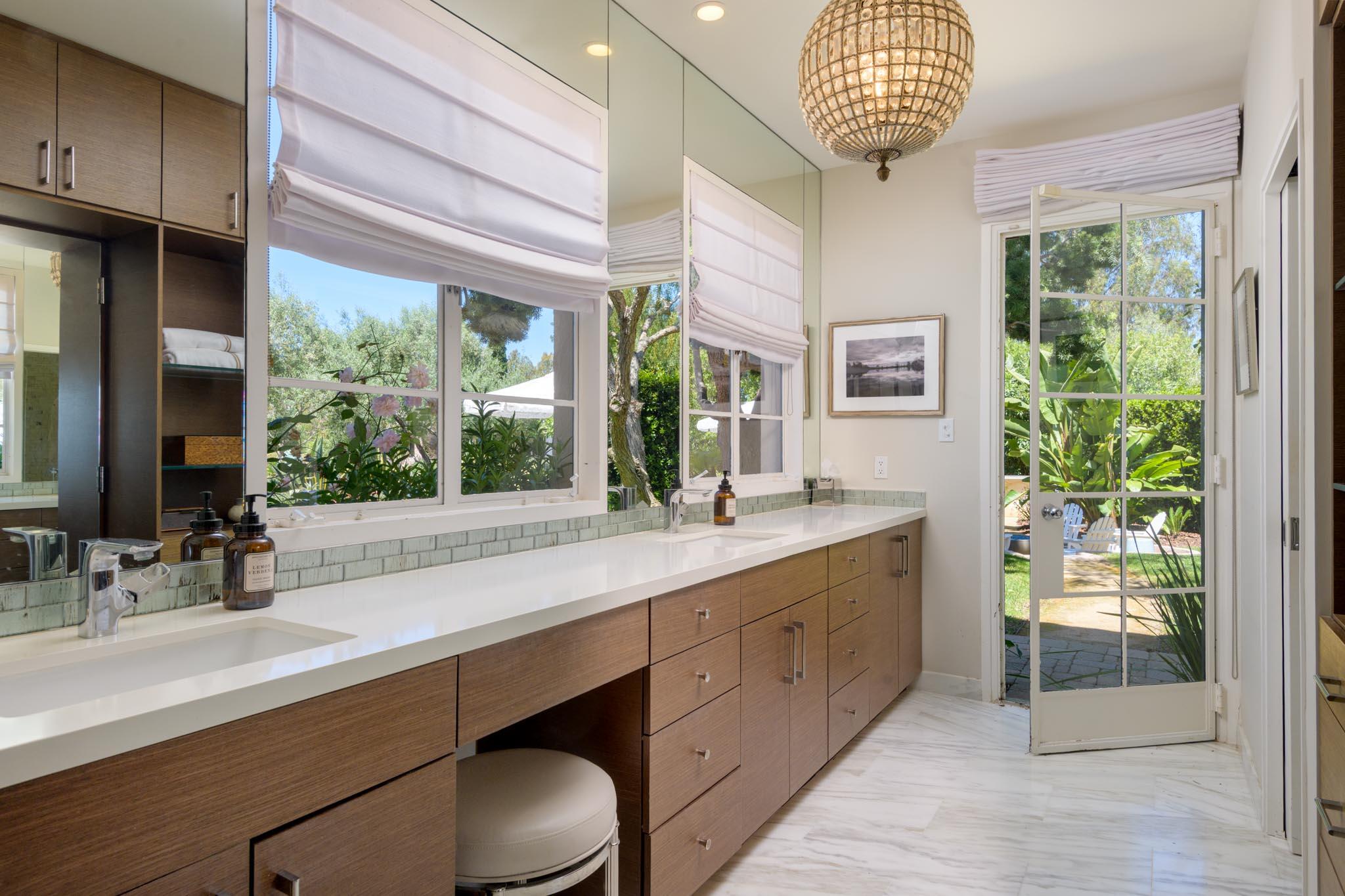 Carpinteria, California 93103, United States, 4 Bedrooms Bedrooms, ,4 BathroomsBathrooms,Residential,Active,146482