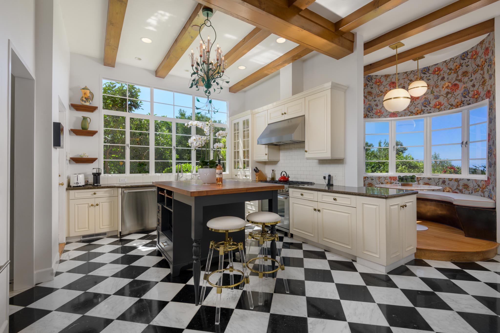 Carpinteria, California 93103, United States, 4 Bedrooms Bedrooms, ,4 BathroomsBathrooms,Residential,Active,146482