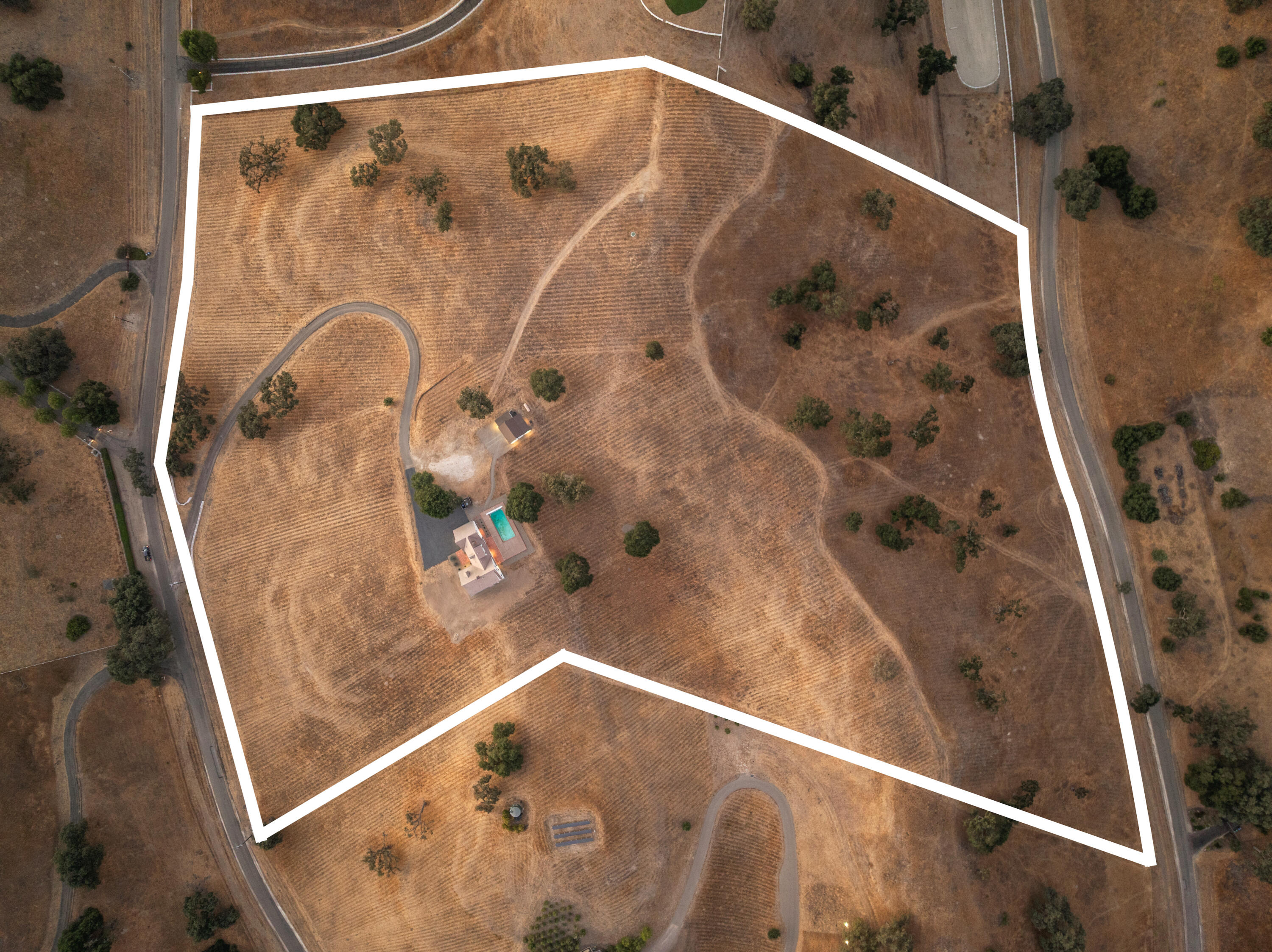 Santa Ynez, California 93460, United States, 3 Bedrooms Bedrooms, ,4 BathroomsBathrooms,Residential,Active,198681