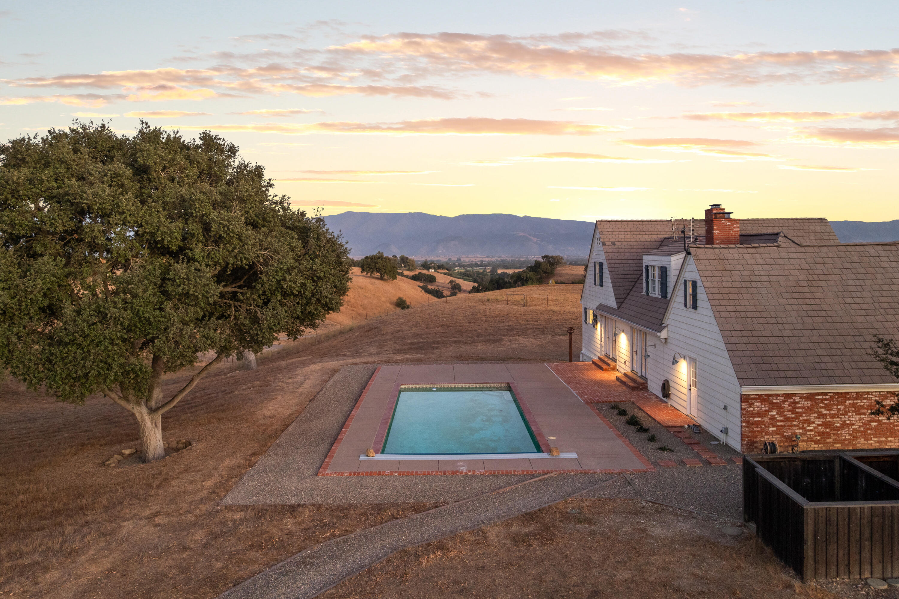 Santa Ynez, California 93460, United States, 3 Bedrooms Bedrooms, ,4 BathroomsBathrooms,Residential,Active,198681