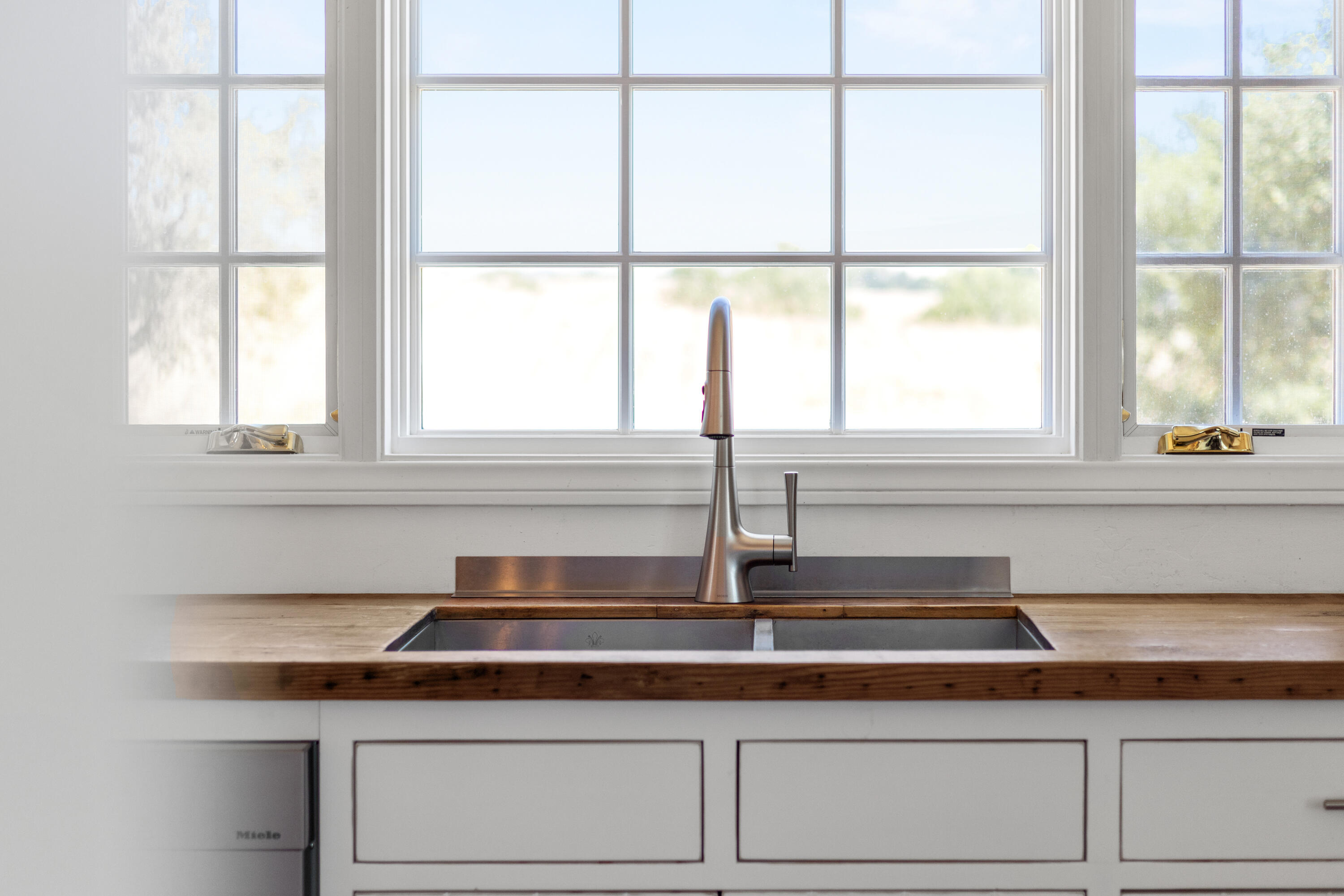 Santa Ynez, California 93460, United States, 3 Bedrooms Bedrooms, ,4 BathroomsBathrooms,Residential,Active,198681