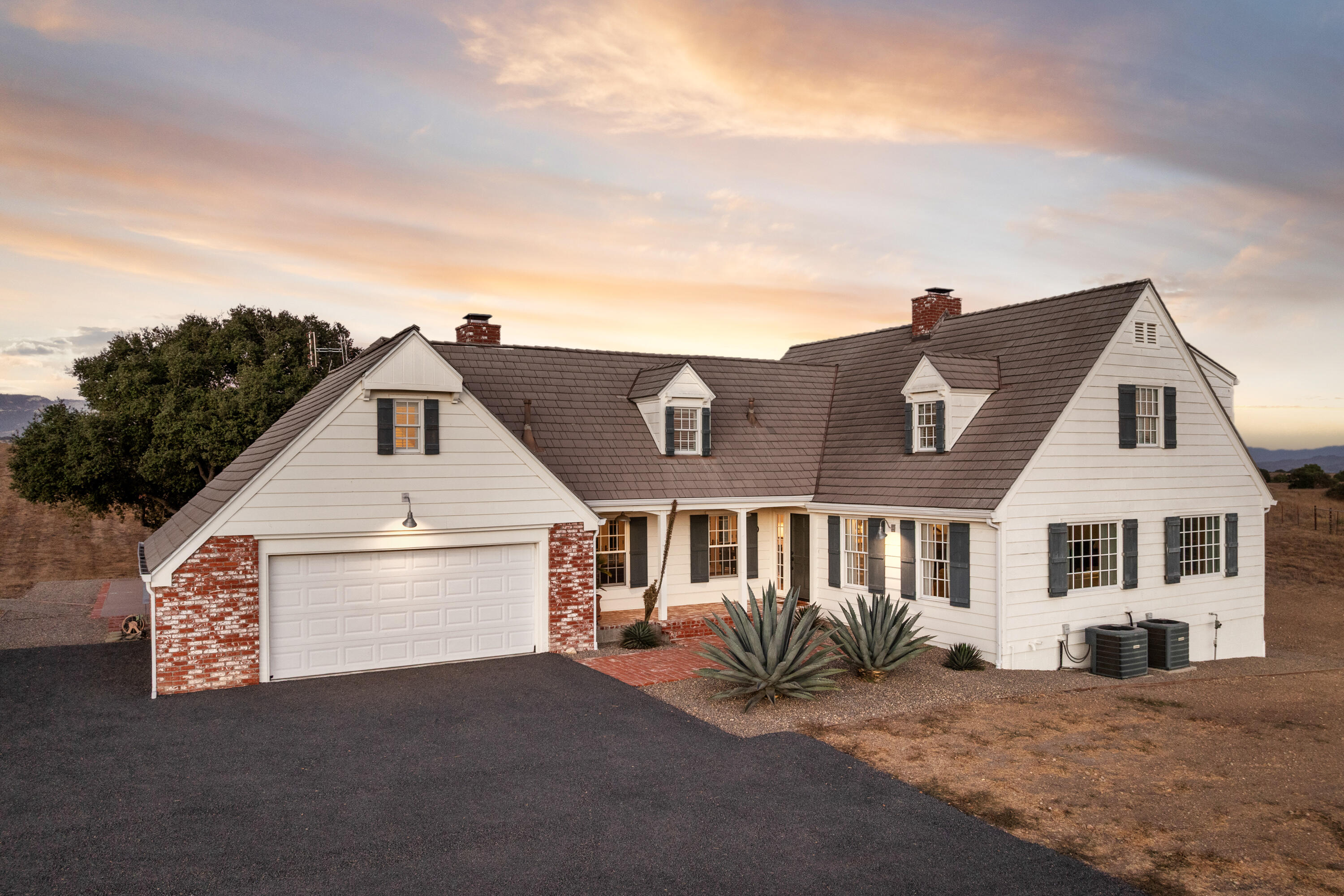 Santa Ynez, California 93460, United States, 3 Bedrooms Bedrooms, ,4 BathroomsBathrooms,Residential,Active,198681