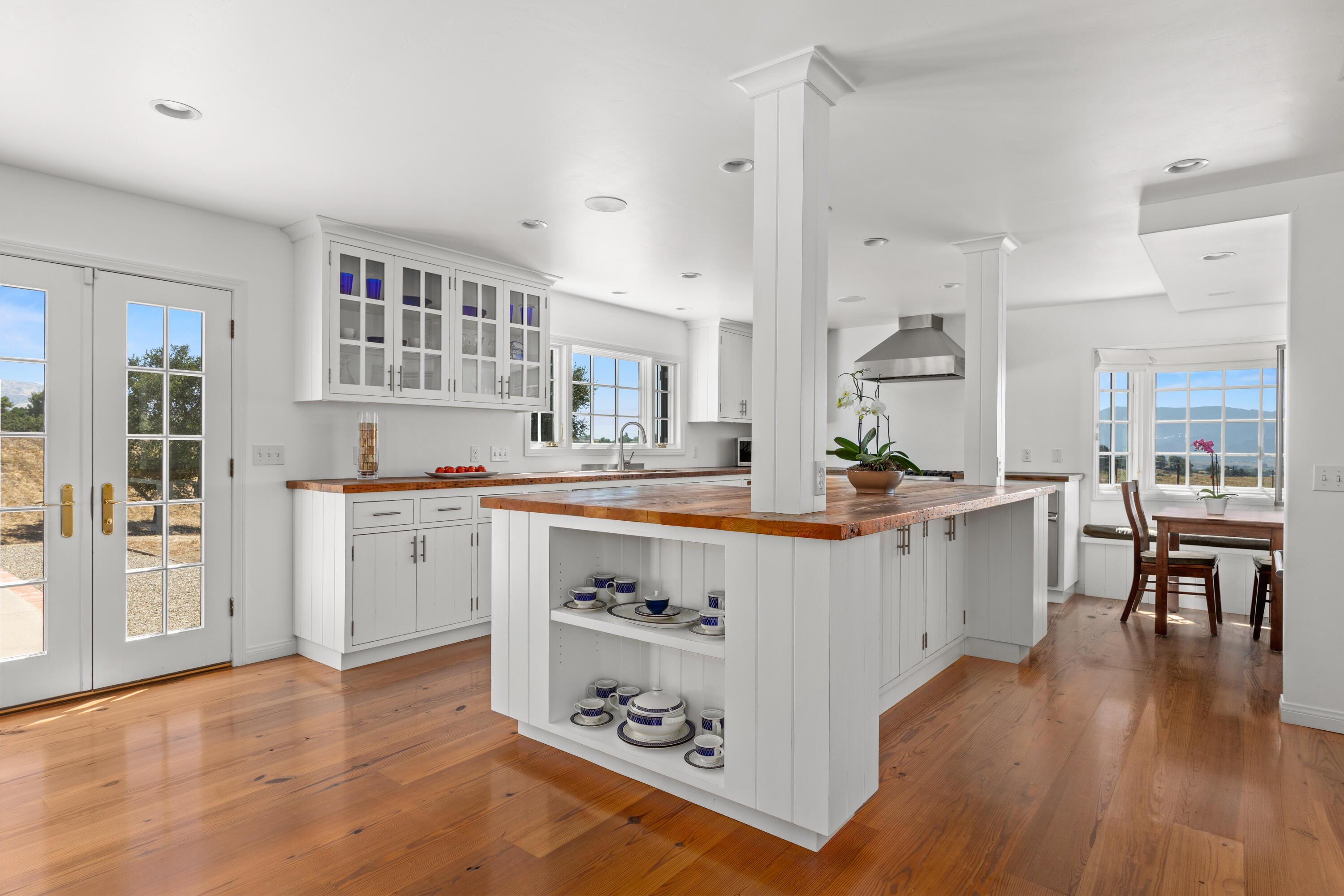 Santa Ynez, California 93460, United States, 3 Bedrooms Bedrooms, ,4 BathroomsBathrooms,Residential,Active,198681