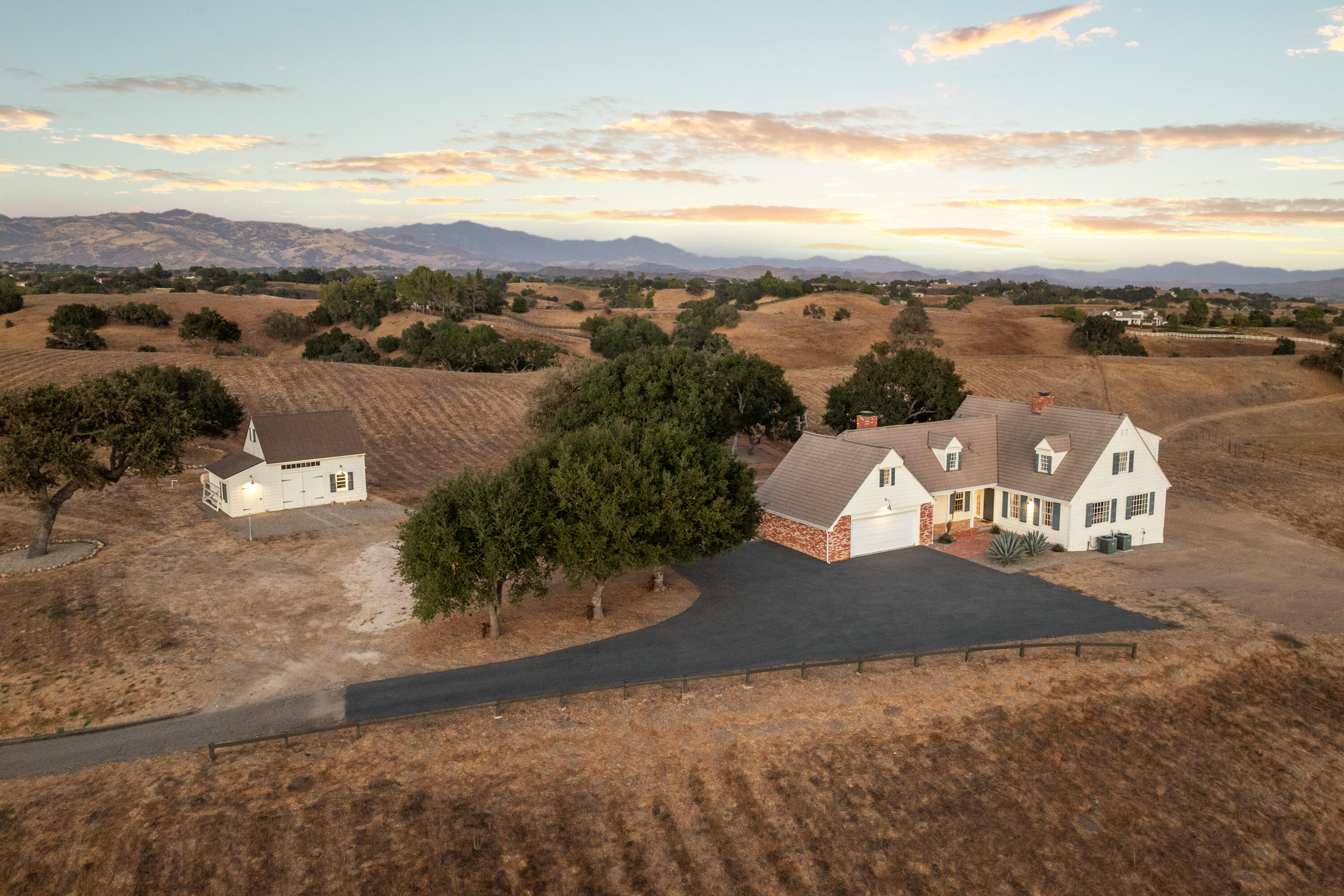 Santa Ynez, California 93460, United States, 3 Bedrooms Bedrooms, ,4 BathroomsBathrooms,Residential,Active,198681