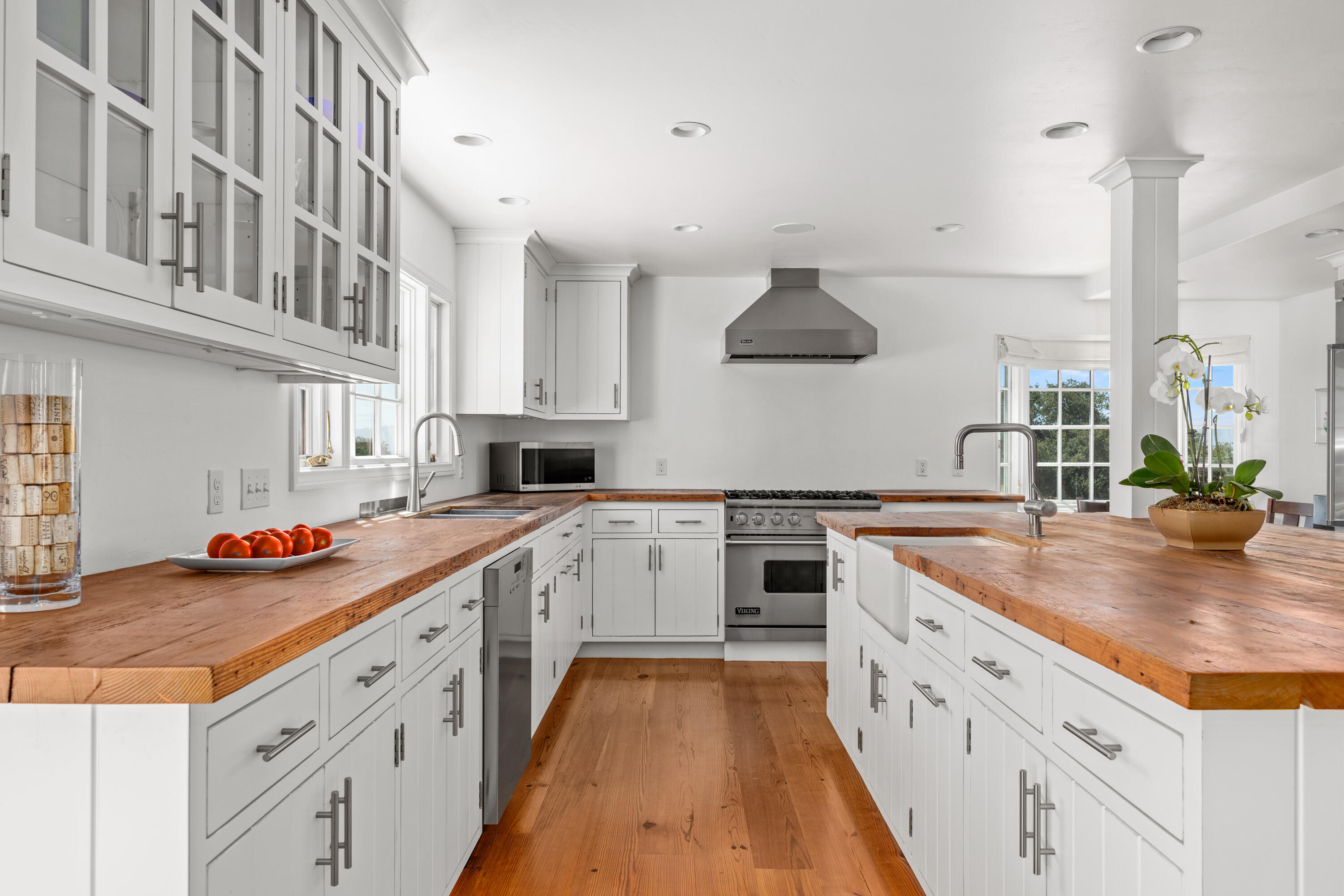 Santa Ynez, California 93460, United States, 3 Bedrooms Bedrooms, ,4 BathroomsBathrooms,Residential,Active,198681