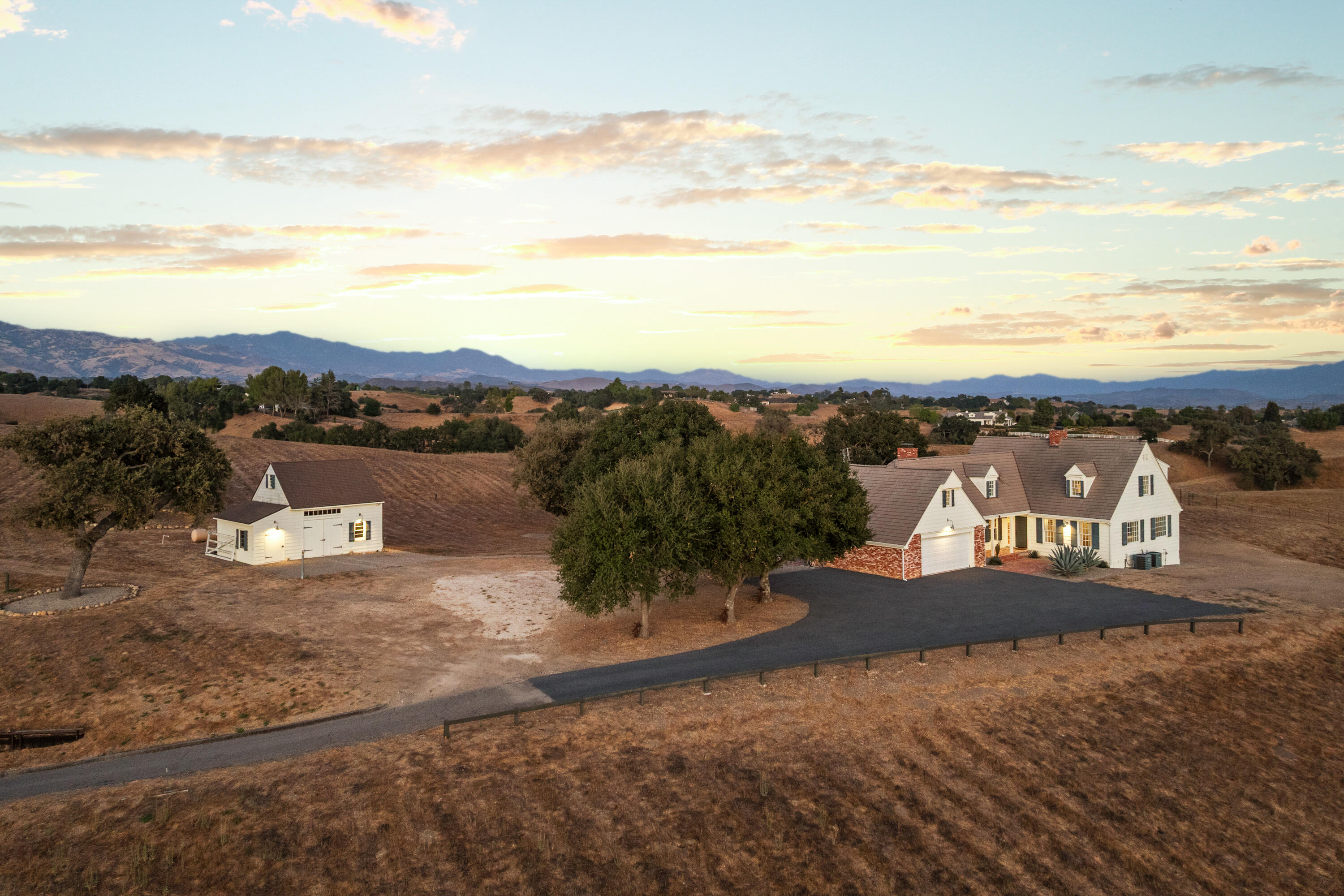 Santa Ynez, California 93460, United States, 3 Bedrooms Bedrooms, ,4 BathroomsBathrooms,Residential,Active,198681