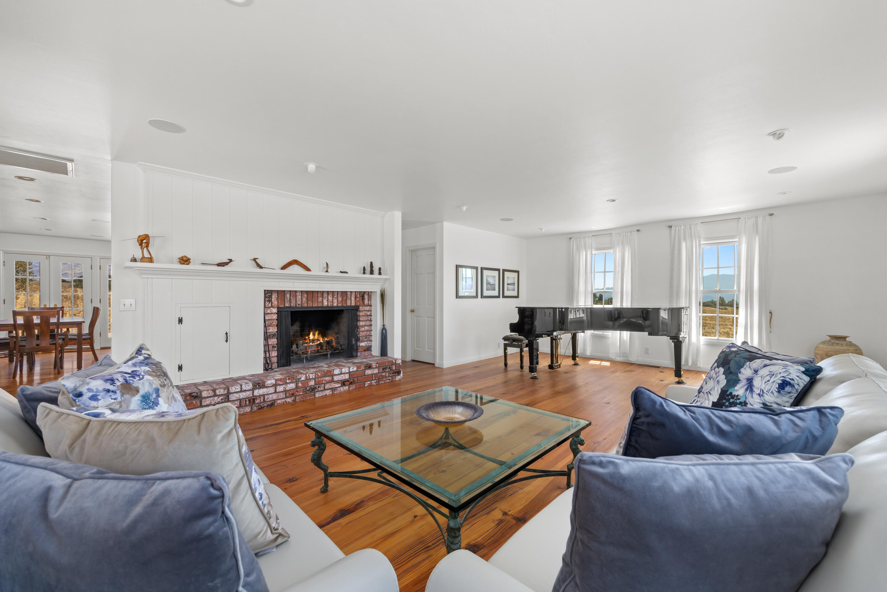 Santa Ynez, California 93460, United States, 3 Bedrooms Bedrooms, ,4 BathroomsBathrooms,Residential,Active,198681