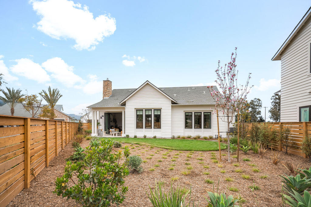 Santa Barbara, California 93013, United States, 3 Bedrooms Bedrooms, ,4 BathroomsBathrooms,Residential,Active,155629