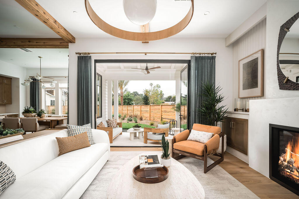 Santa Barbara, California 93013, United States, 3 Bedrooms Bedrooms, ,4 BathroomsBathrooms,Residential,Active,155629