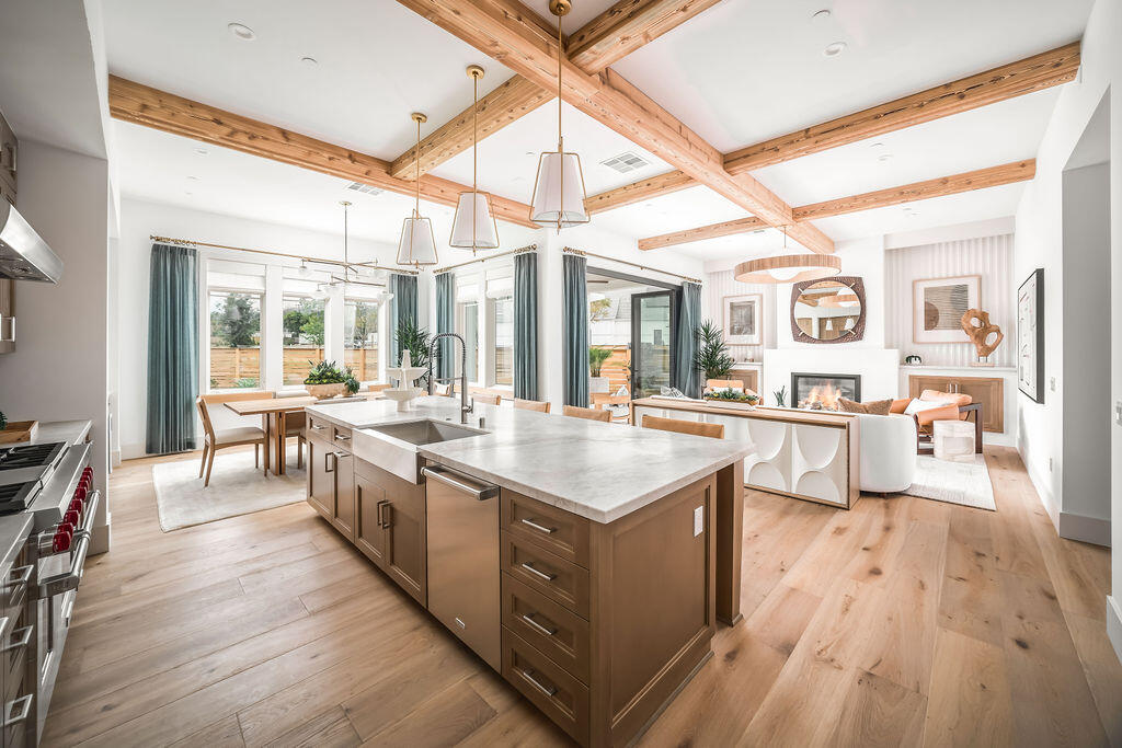 Santa Barbara, California 93013, United States, 3 Bedrooms Bedrooms, ,4 BathroomsBathrooms,Residential,Active,155629