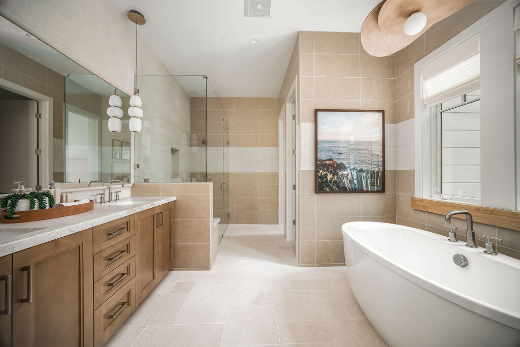 Santa Barbara, California 93013, United States, 3 Bedrooms Bedrooms, ,4 BathroomsBathrooms,Residential,Active,155629