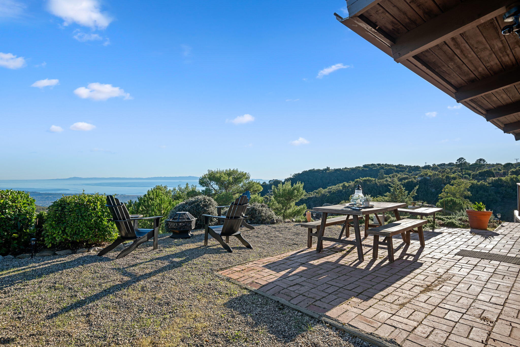 Santa Barbara, California 93105, United States, 2 Bedrooms Bedrooms, ,2 BathroomsBathrooms,Residential,Active,255200