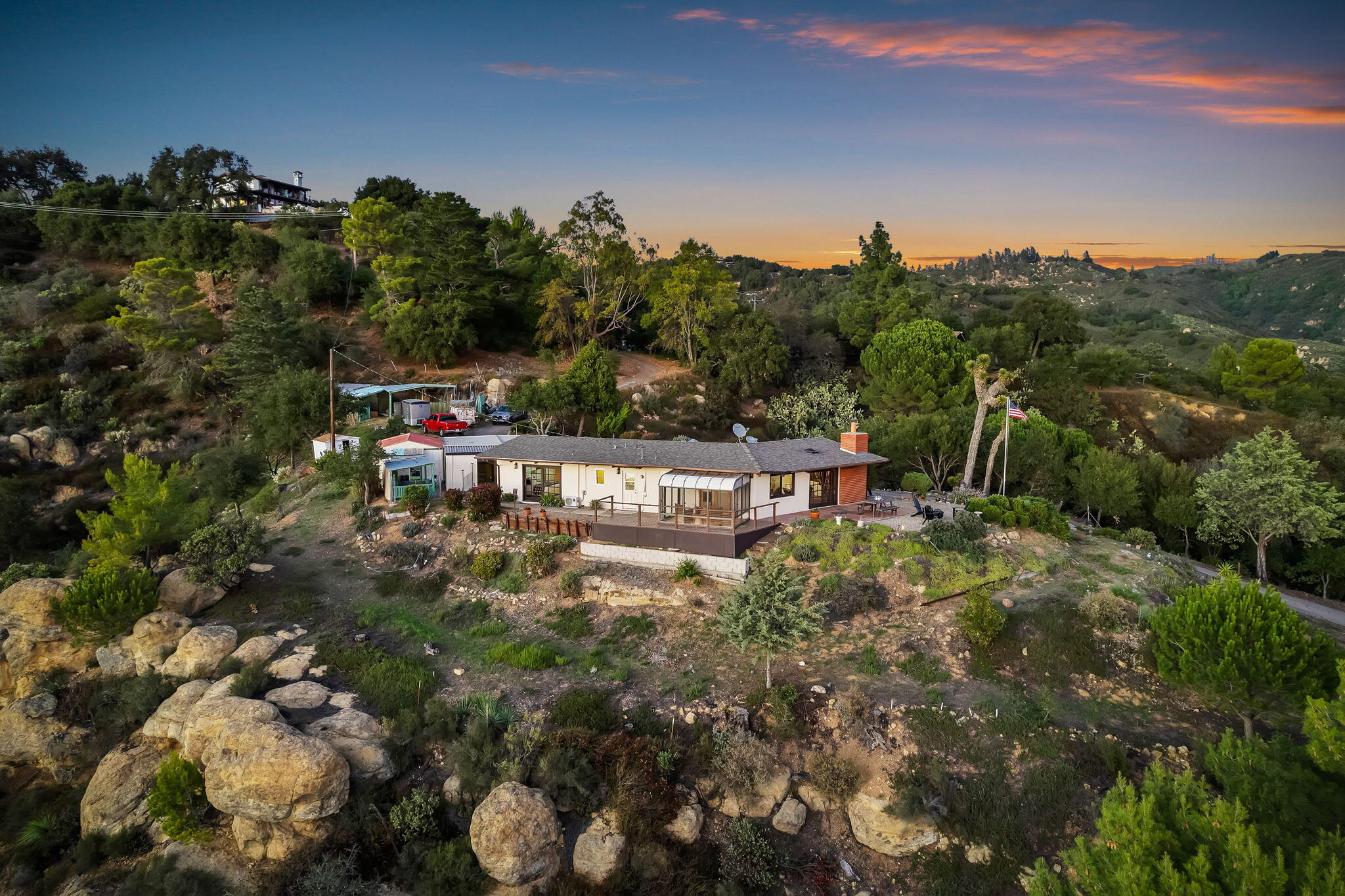 Santa Barbara, California 93105, United States, 2 Bedrooms Bedrooms, ,2 BathroomsBathrooms,Residential,Active,255200