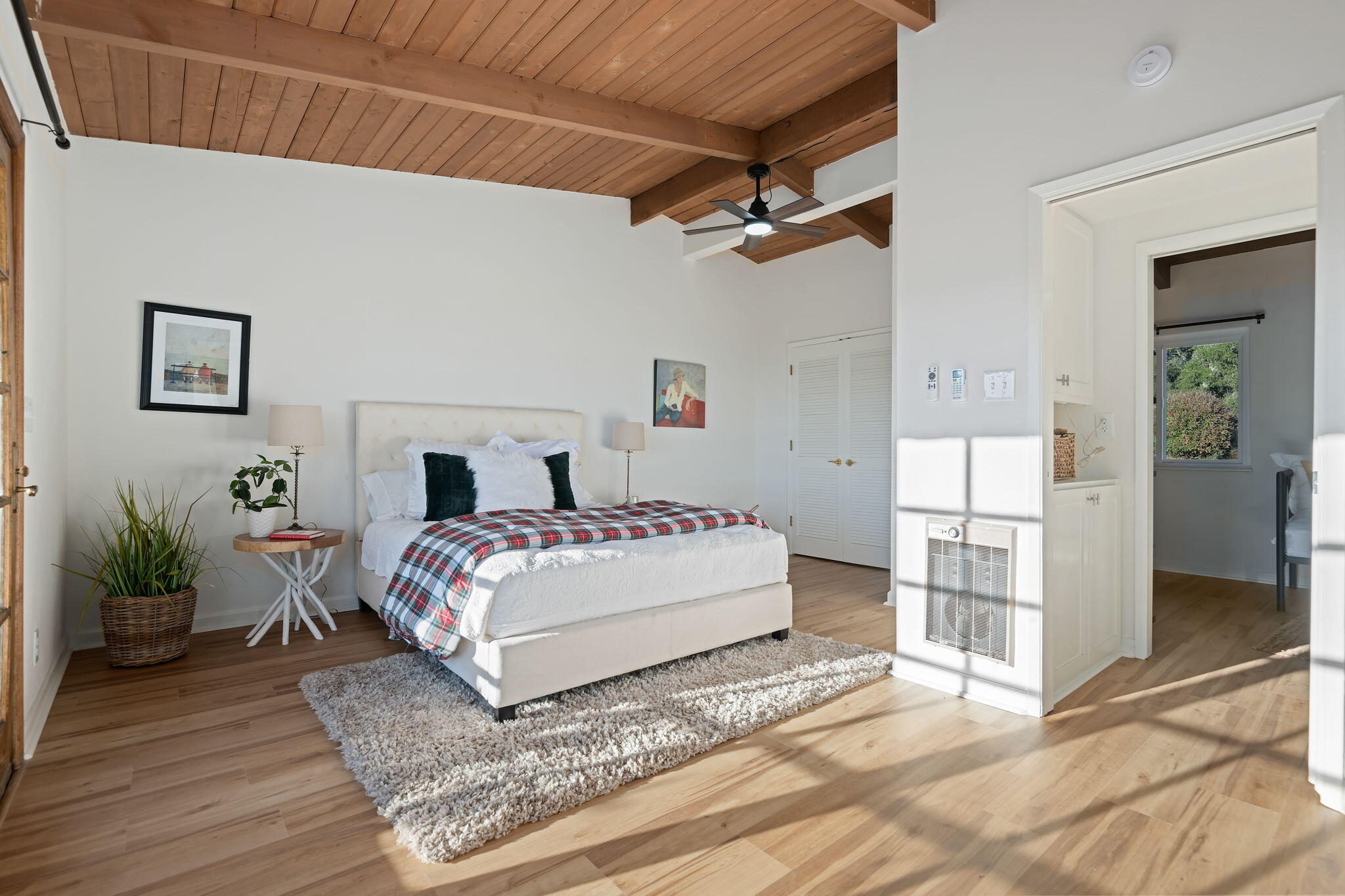 Santa Barbara, California 93105, United States, 2 Bedrooms Bedrooms, ,2 BathroomsBathrooms,Residential,Active,255200