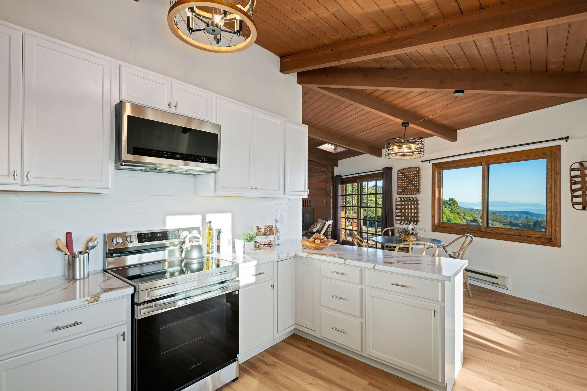 Santa Barbara, California 93105, United States, 2 Bedrooms Bedrooms, ,2 BathroomsBathrooms,Residential,Active,255200