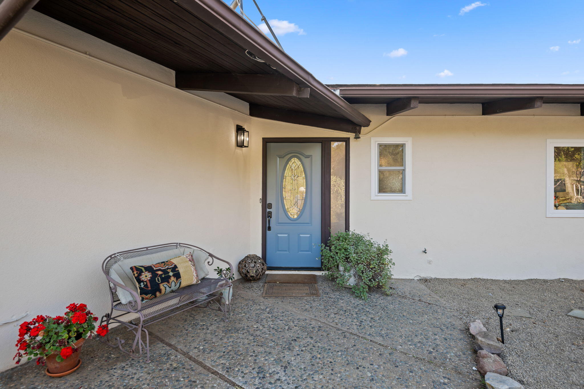 Santa Barbara, California 93105, United States, 2 Bedrooms Bedrooms, ,2 BathroomsBathrooms,Residential,Active,255200