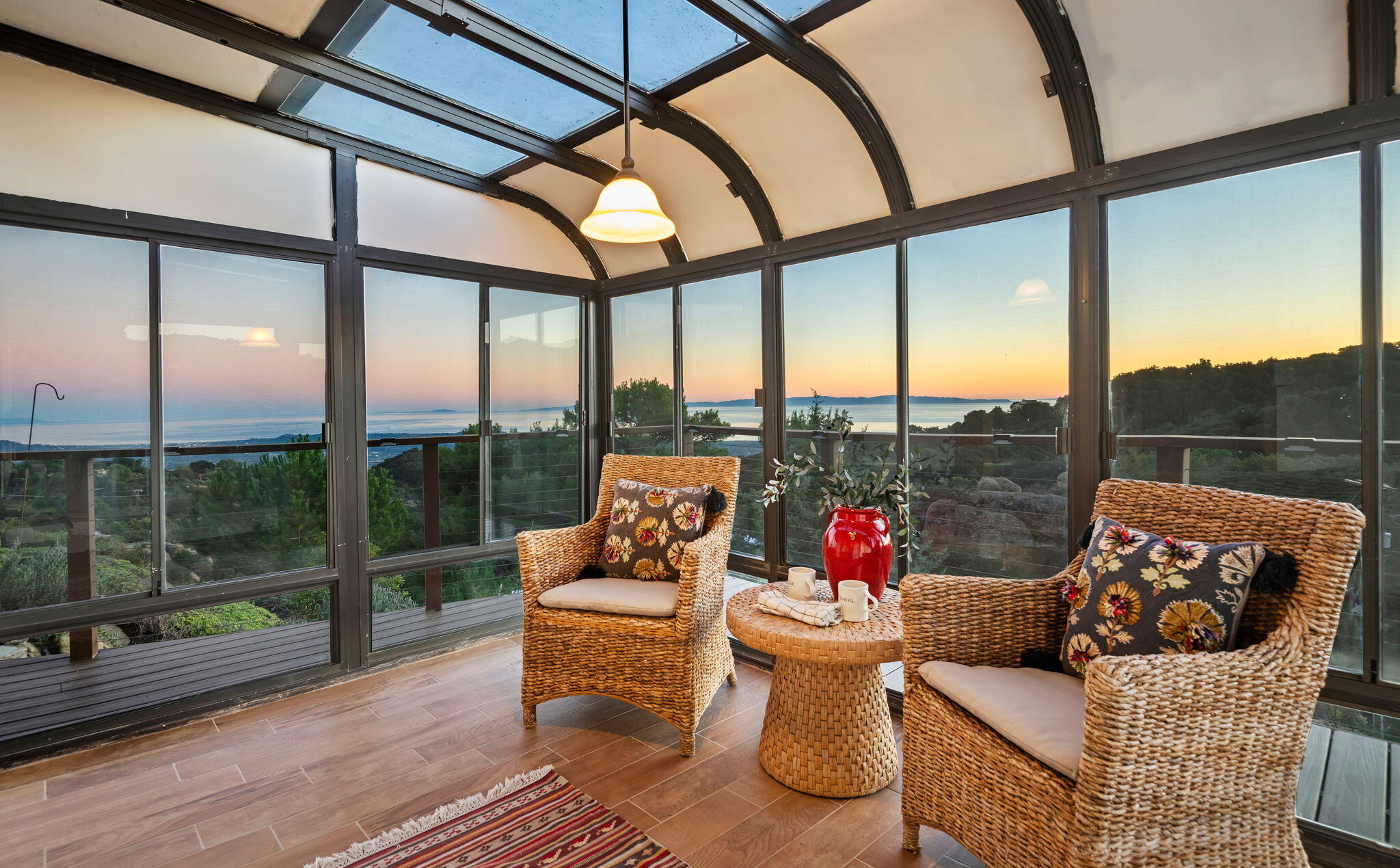 Santa Barbara, California 93105, United States, 2 Bedrooms Bedrooms, ,2 BathroomsBathrooms,Residential,Active,255200