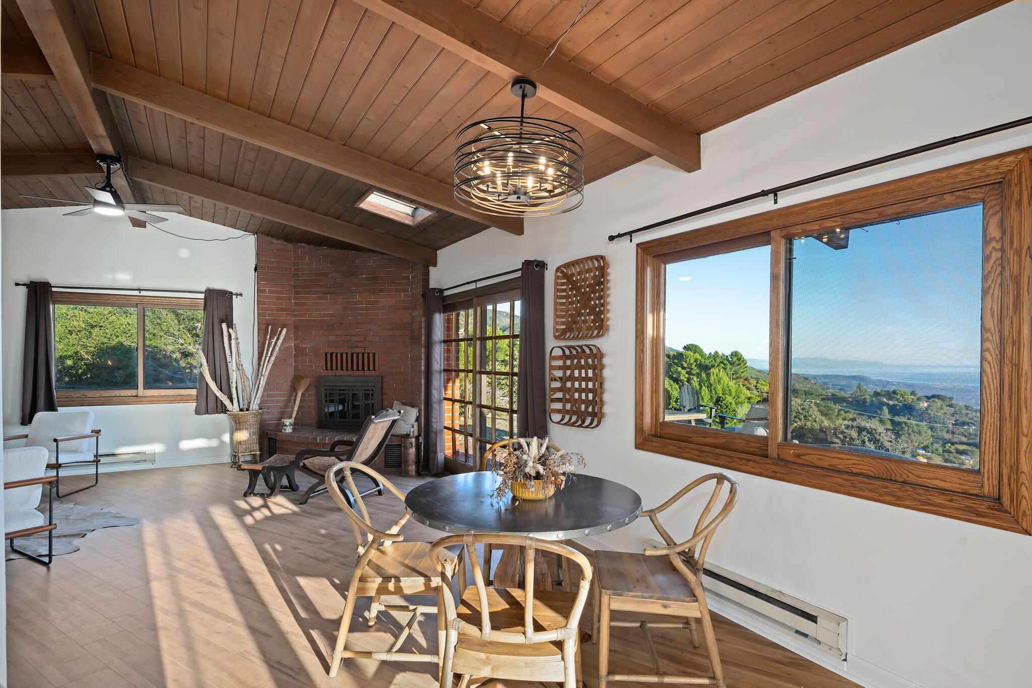 Santa Barbara, California 93105, United States, 2 Bedrooms Bedrooms, ,2 BathroomsBathrooms,Residential,Active,255200