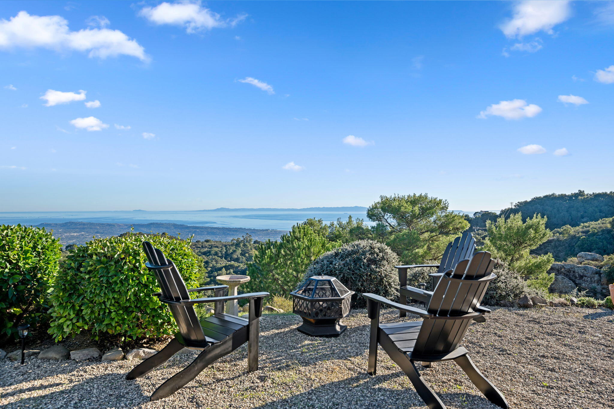 Santa Barbara, California 93105, United States, 2 Bedrooms Bedrooms, ,2 BathroomsBathrooms,Residential,Active,255200