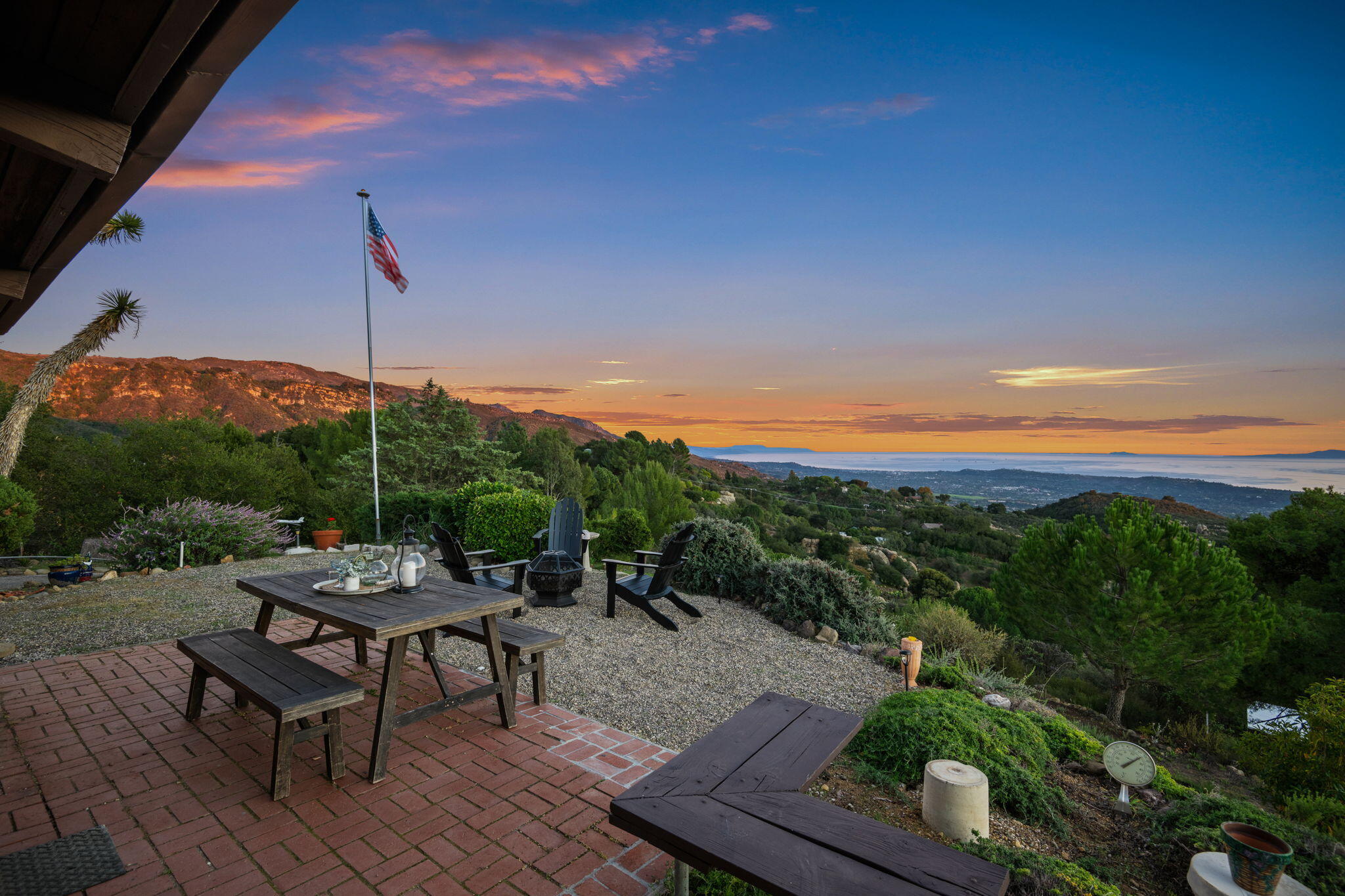 Santa Barbara, California 93105, United States, 2 Bedrooms Bedrooms, ,2 BathroomsBathrooms,Residential,Active,255200