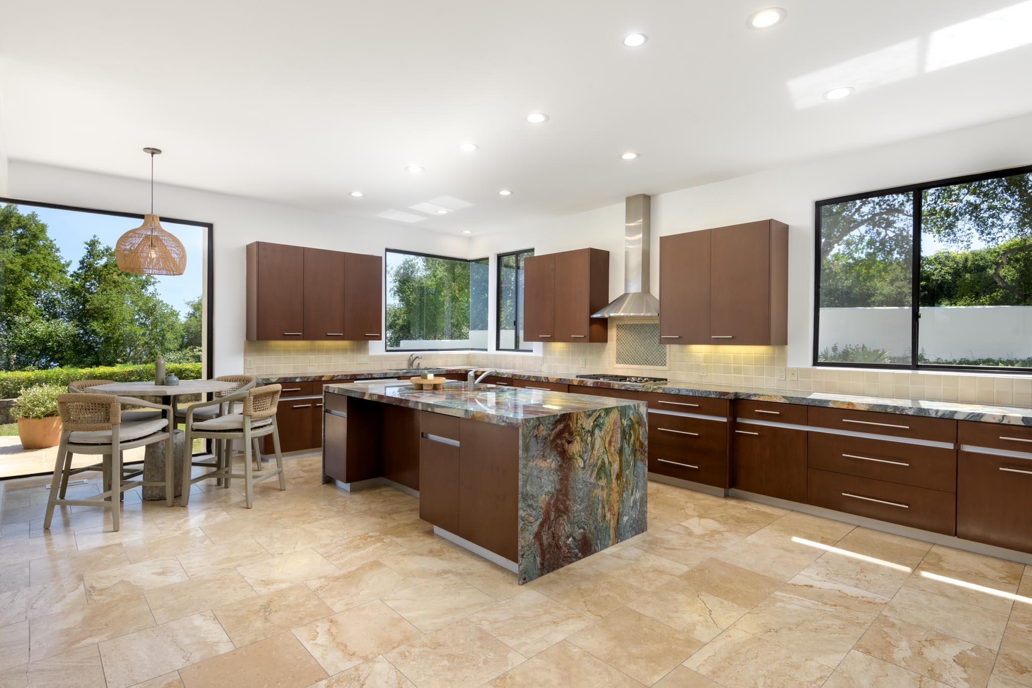 Santa Barbara, California 93108, United States, 4 Bedrooms Bedrooms, ,6 BathroomsBathrooms,Residential,Active,139373